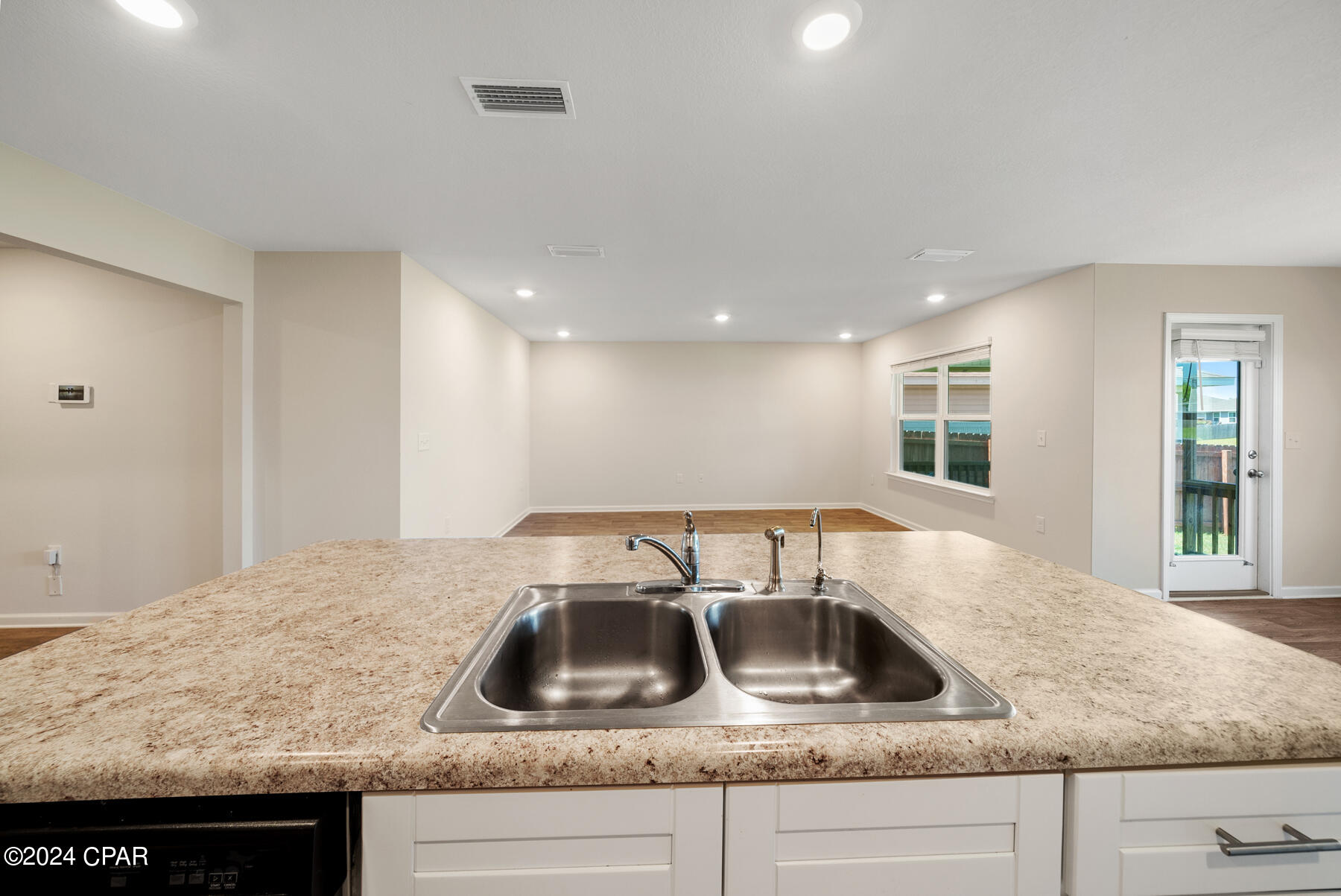 Image 4 For 5817 Viking Way