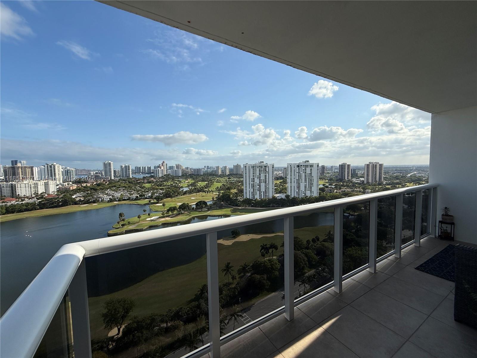 3625 Country Club Dr Unit P H5, Aventura, Florida 33180
