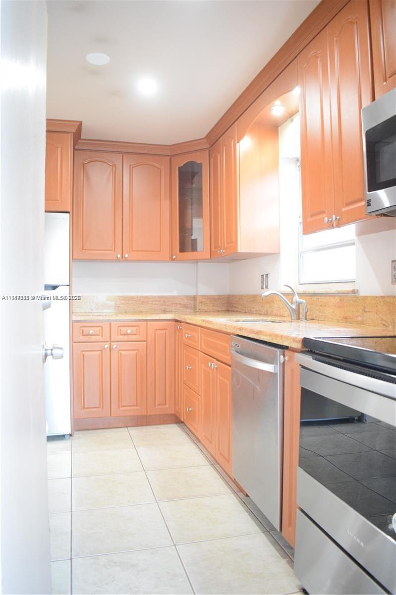 Property photo # 9