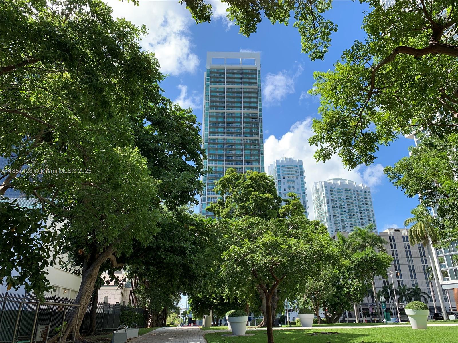Apartamento para Alugar em Miami, FL