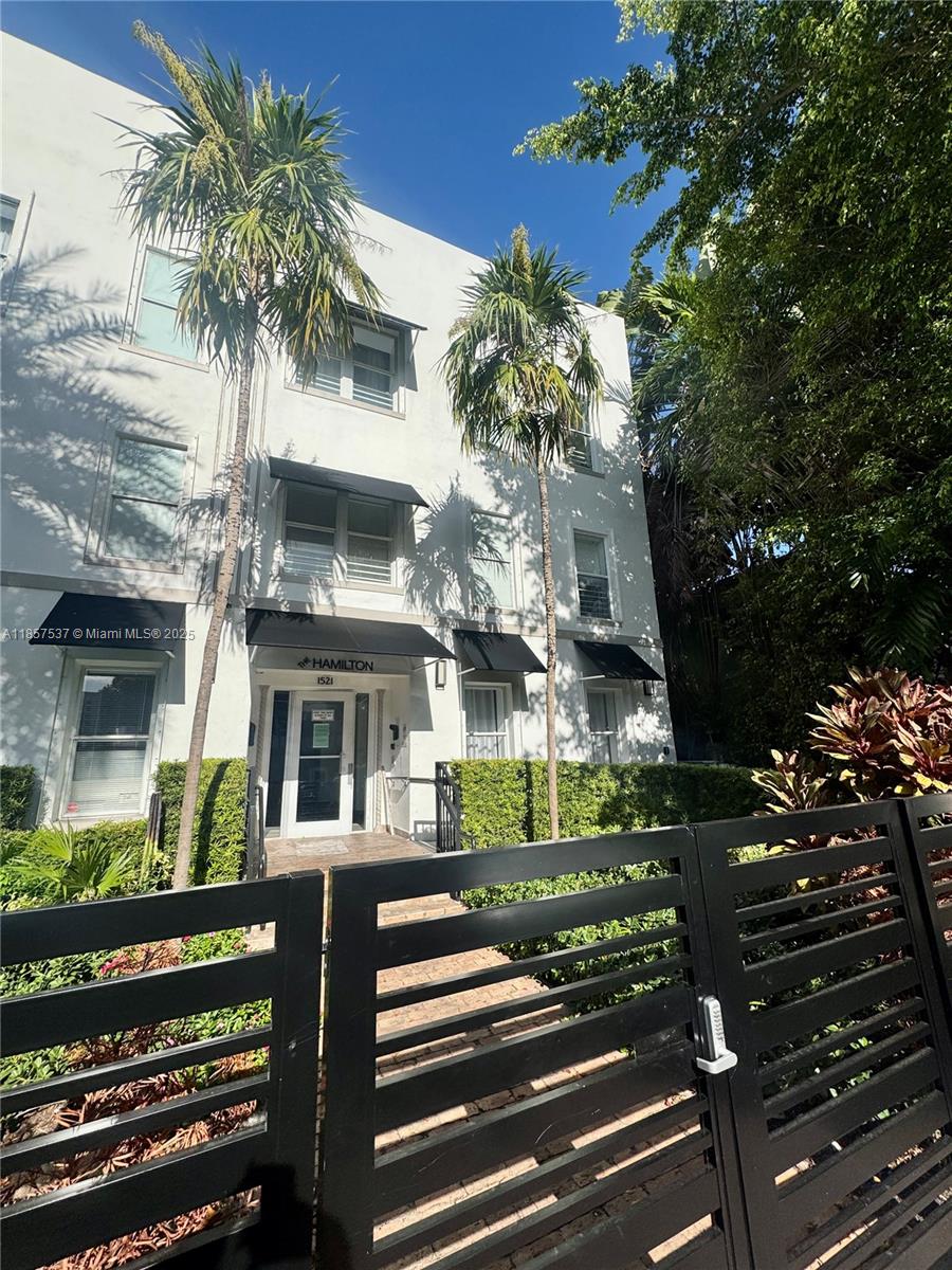 Property photo # 0