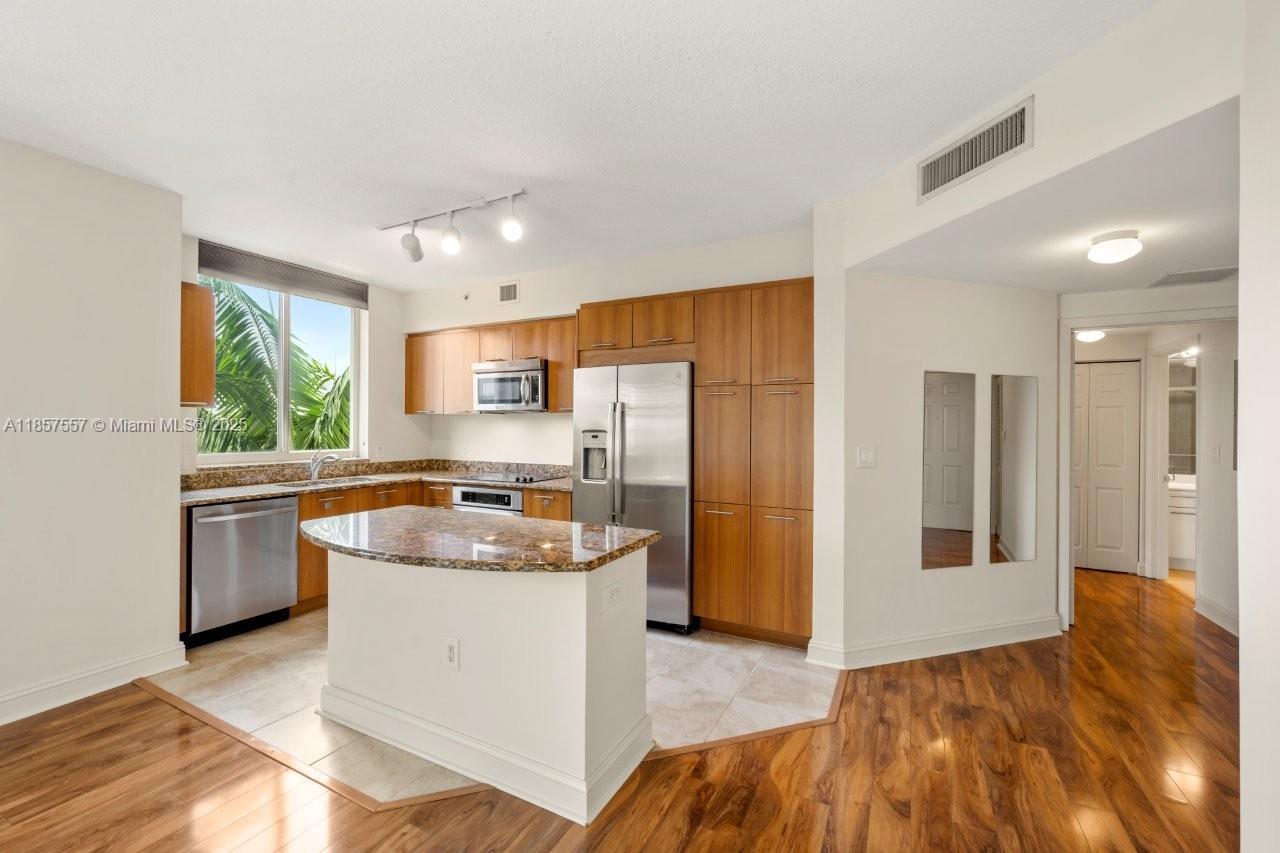 Property photo # 8