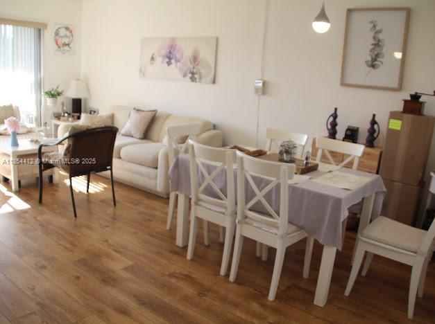 Sunrise Lakes 24 Condo