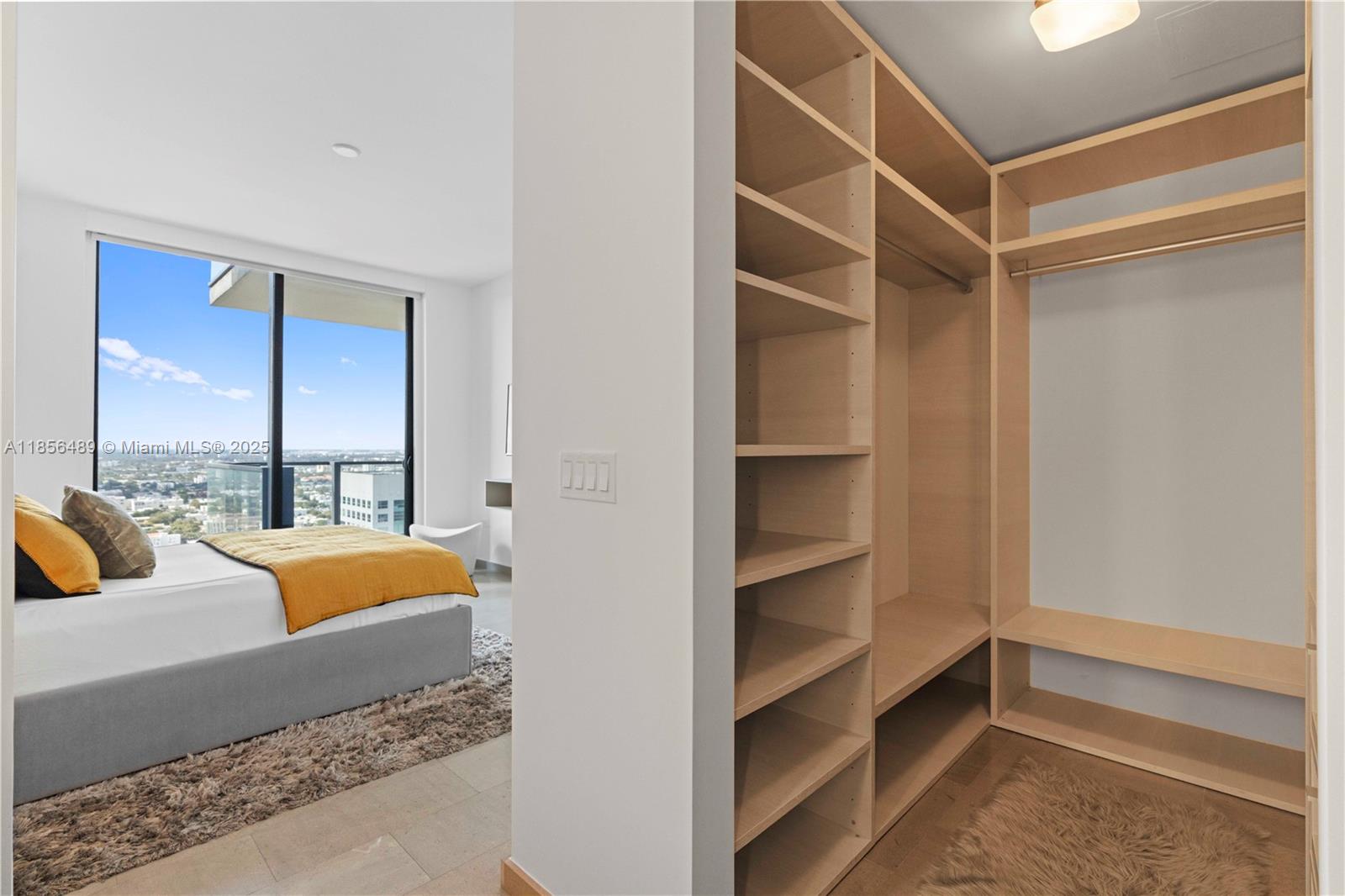 88 SW 7th St #2906, Miami FL 33130