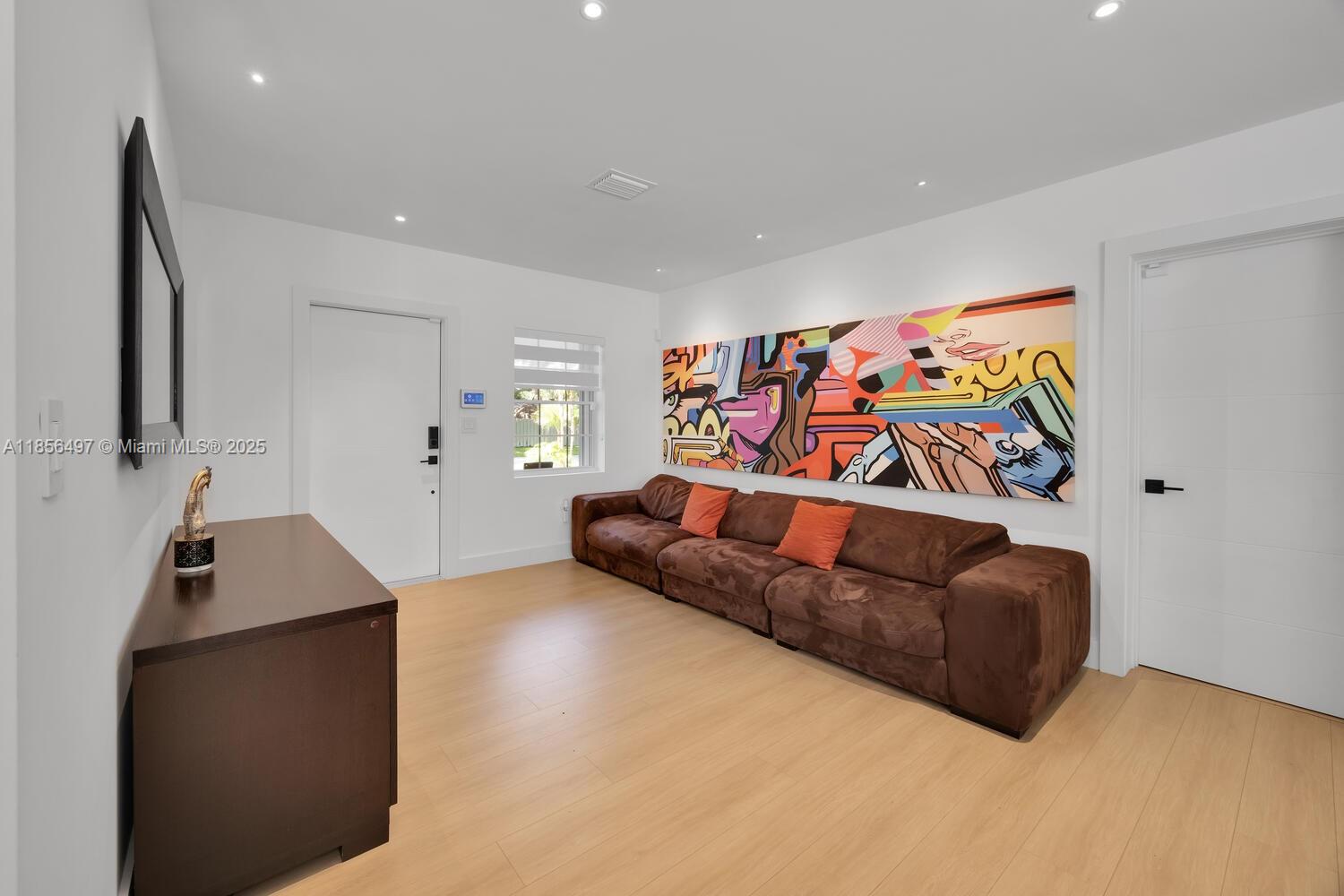 Property photo # 4