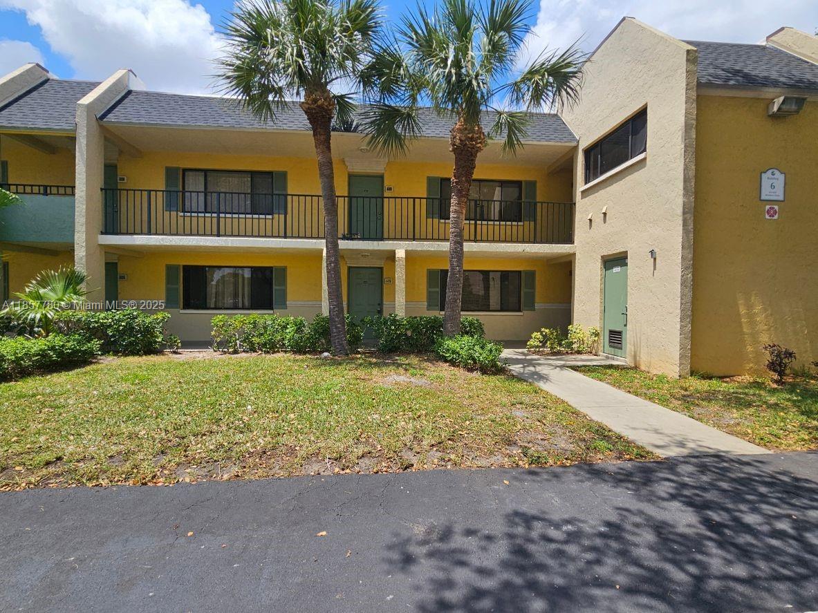 605 Meadows Cir Unit 605, Boynton Beach, Florida 33436
