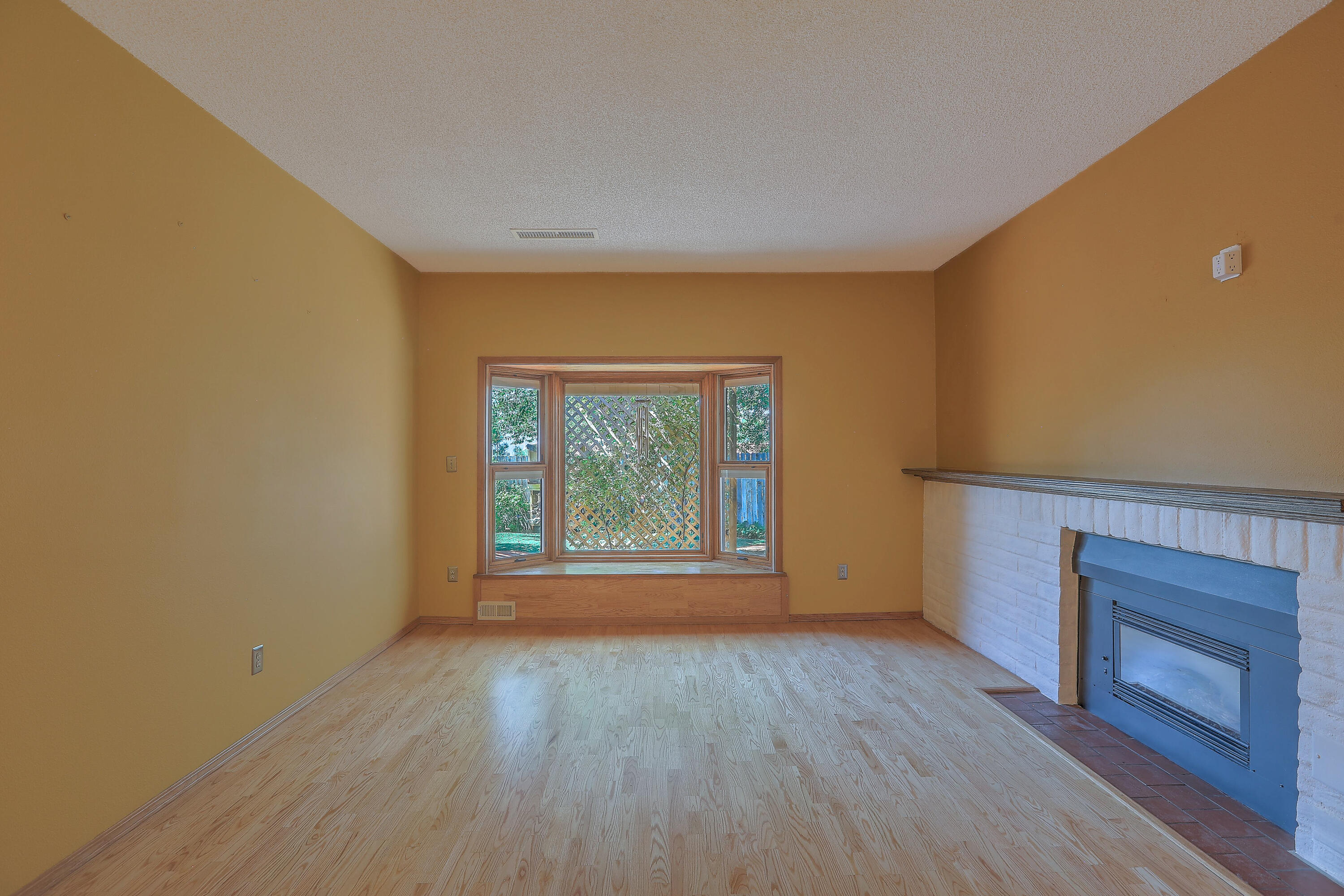 Homes for sale in Albuquerque, NM | 4453 Linden Ln Ne, Albuquerque, NM 87111 | MLS# 1089545