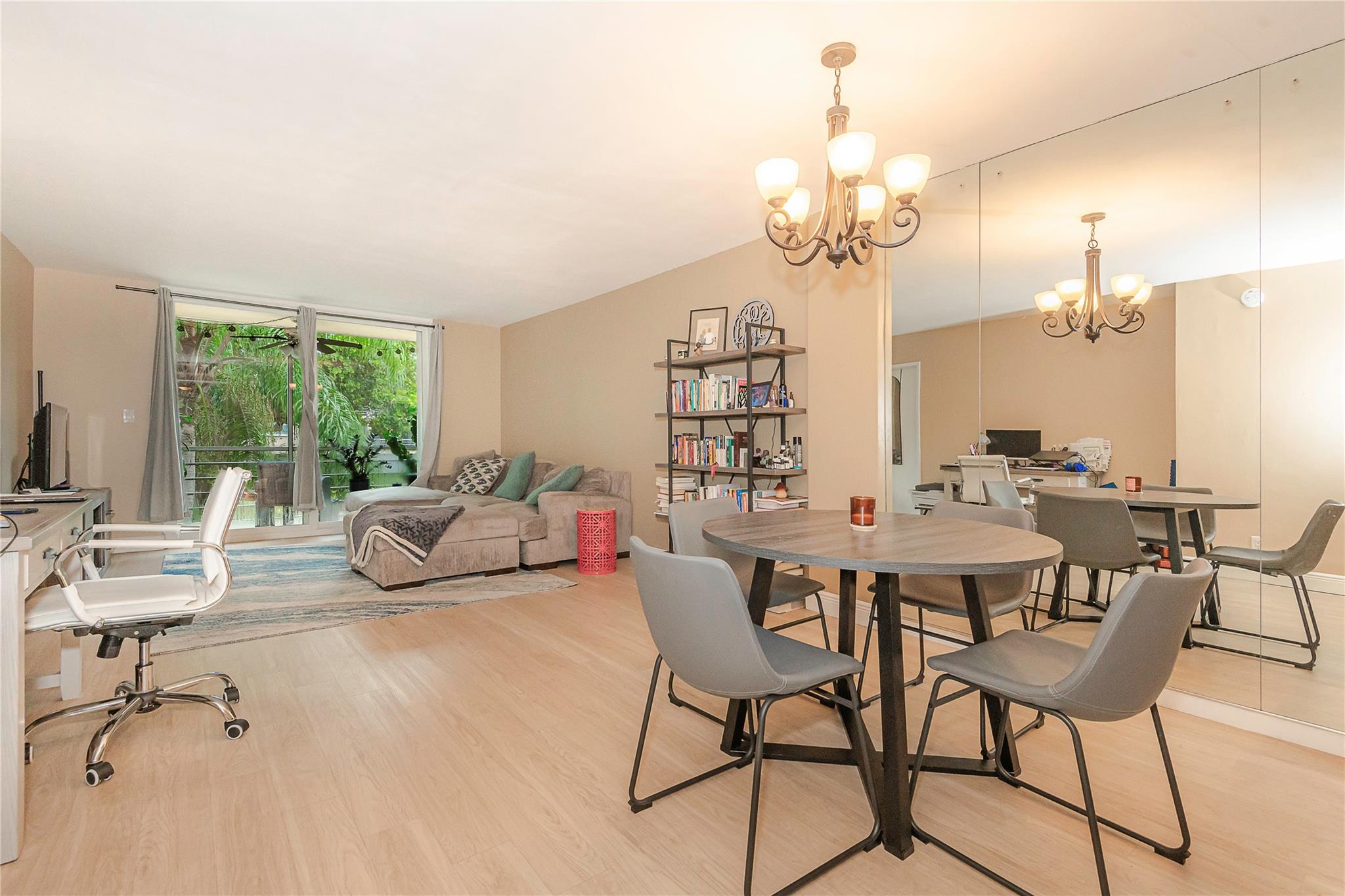 Lighthouse Point Plaza