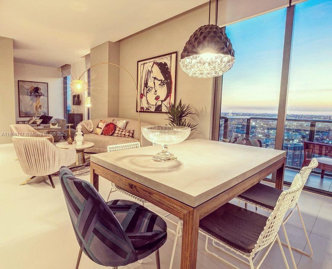 Apartamento à Venda em Miami, FL