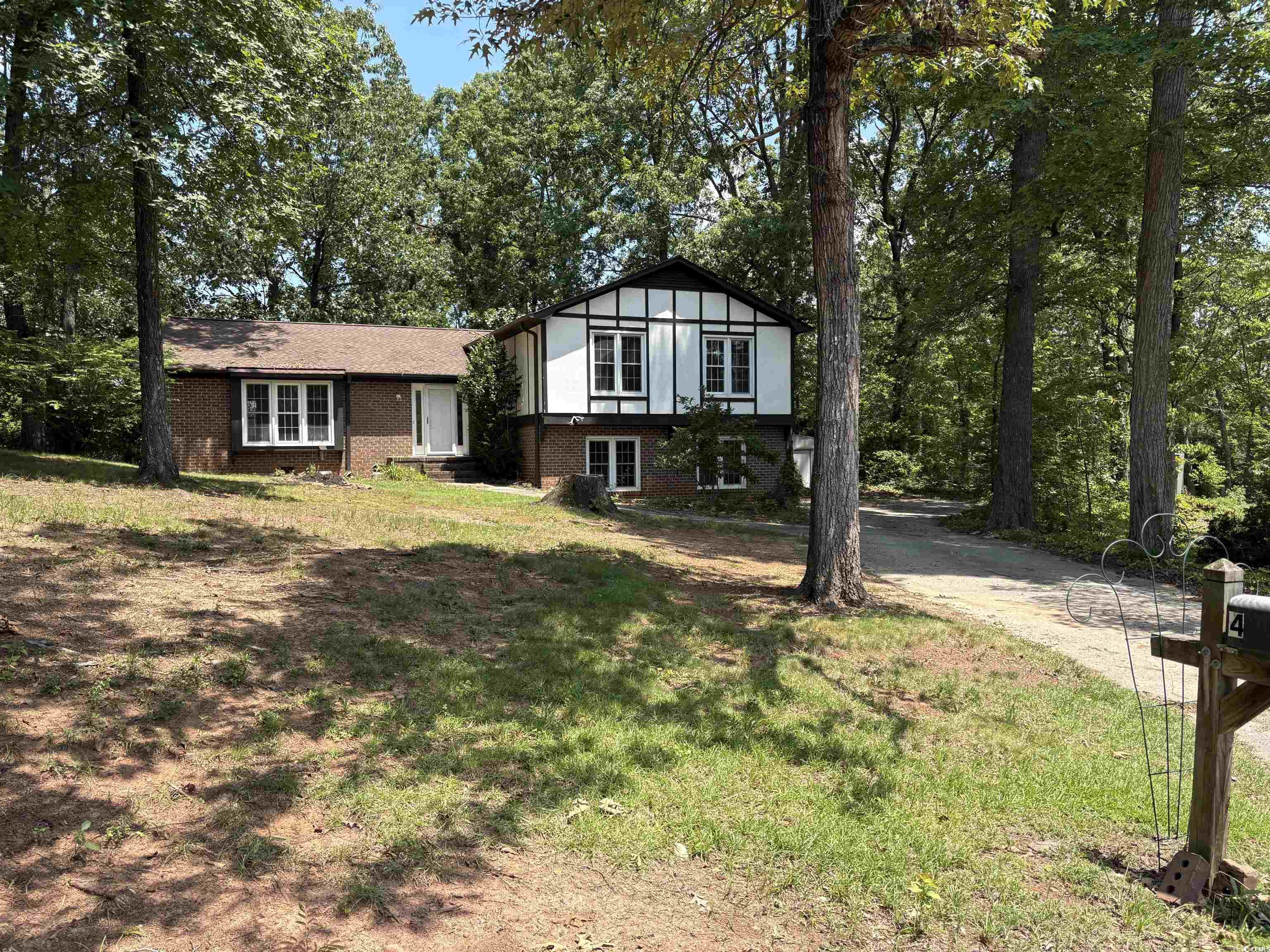 4 Edwards Mill Ct. Taylors, SC 29687