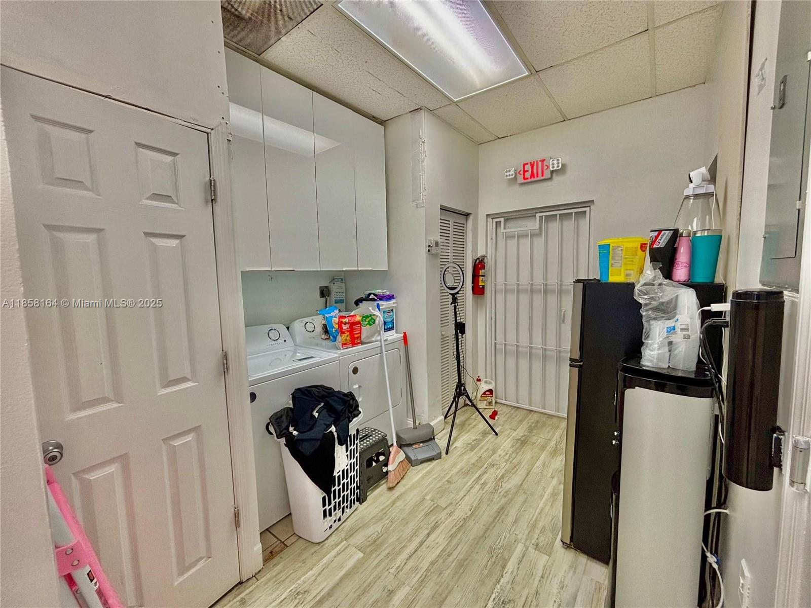Full-Service Beauty Salon For Sale On 8th St