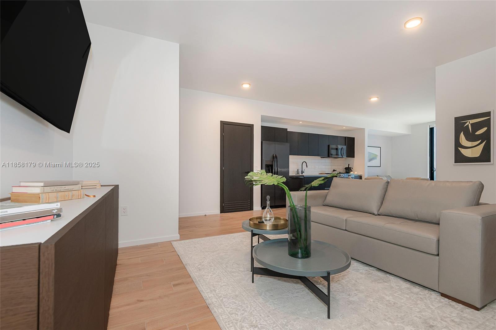 Property photo # 6