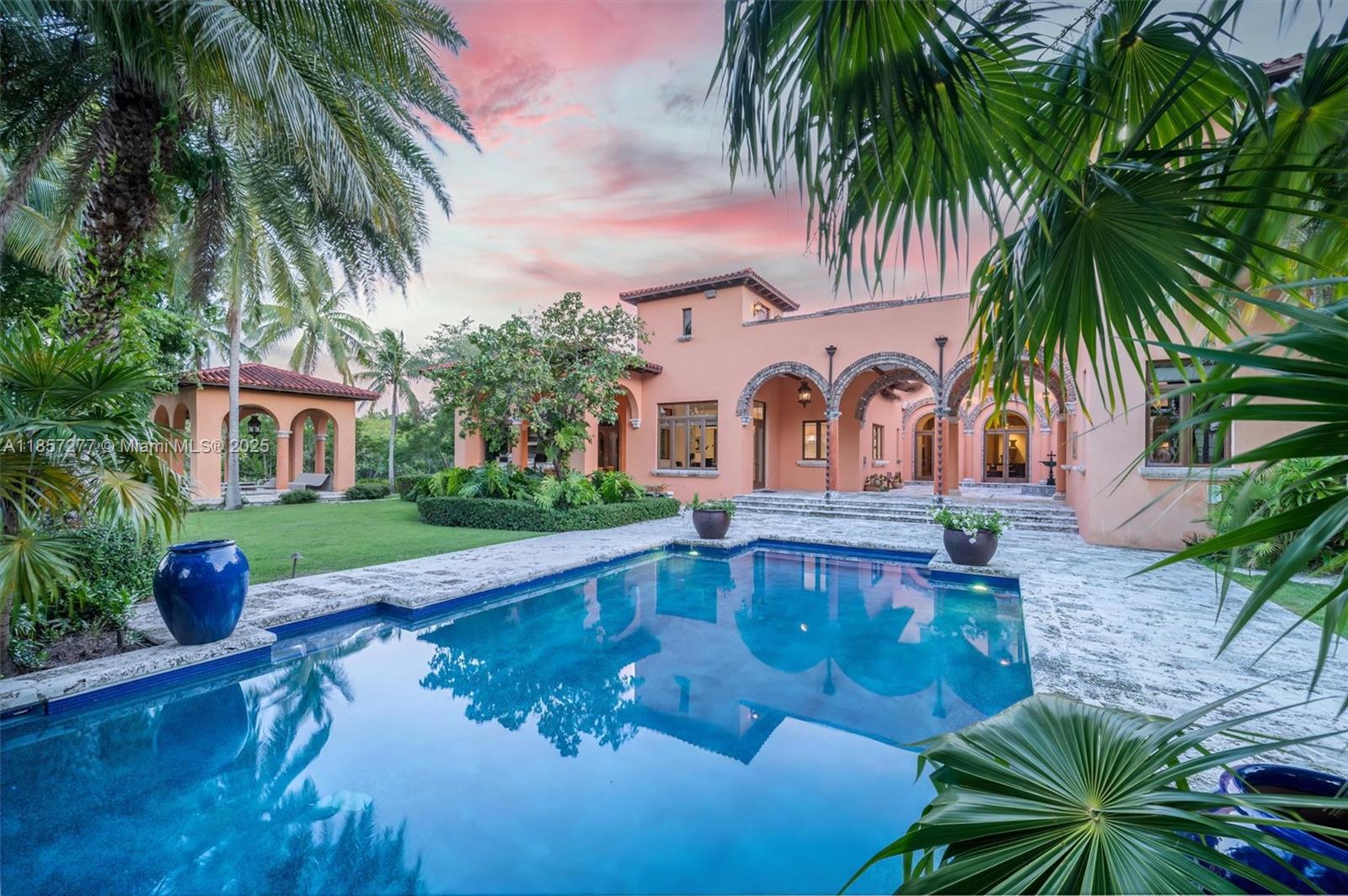 Casa en Venta en Coral Gables, FL
