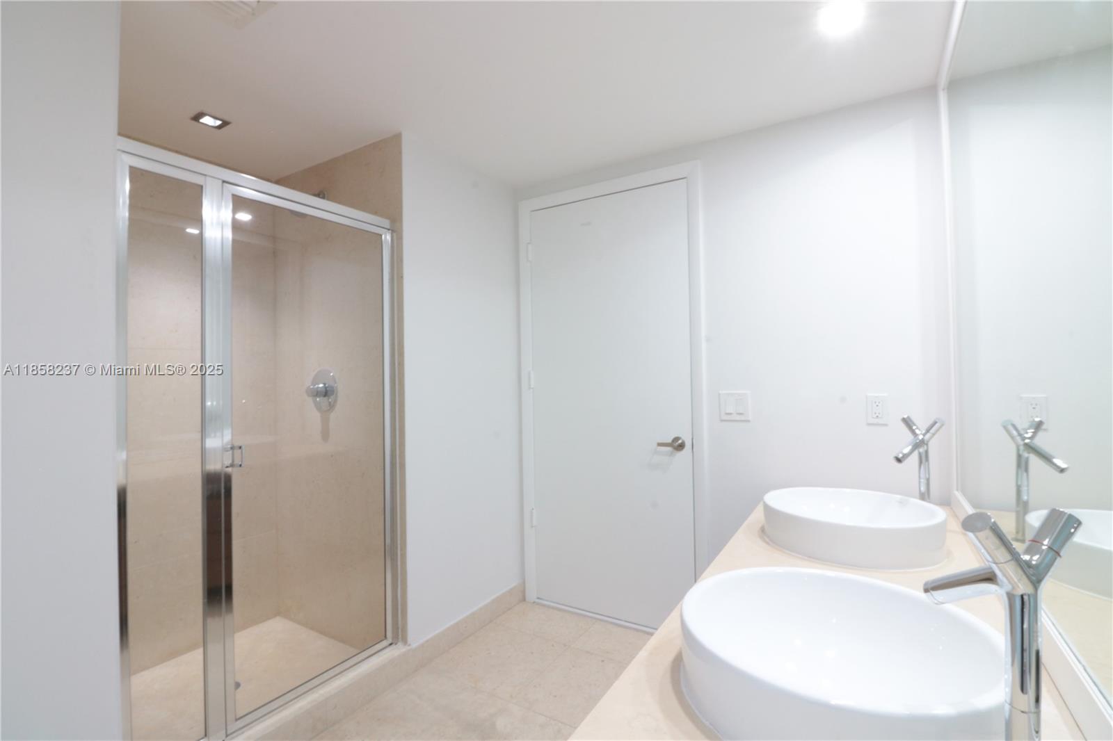 495 Brickell Ave #4005, Miami FL 33131