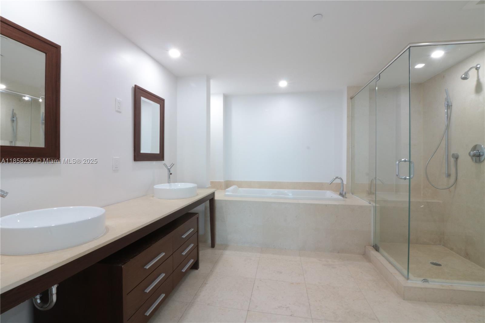 495 Brickell Ave #4005, Miami FL 33131