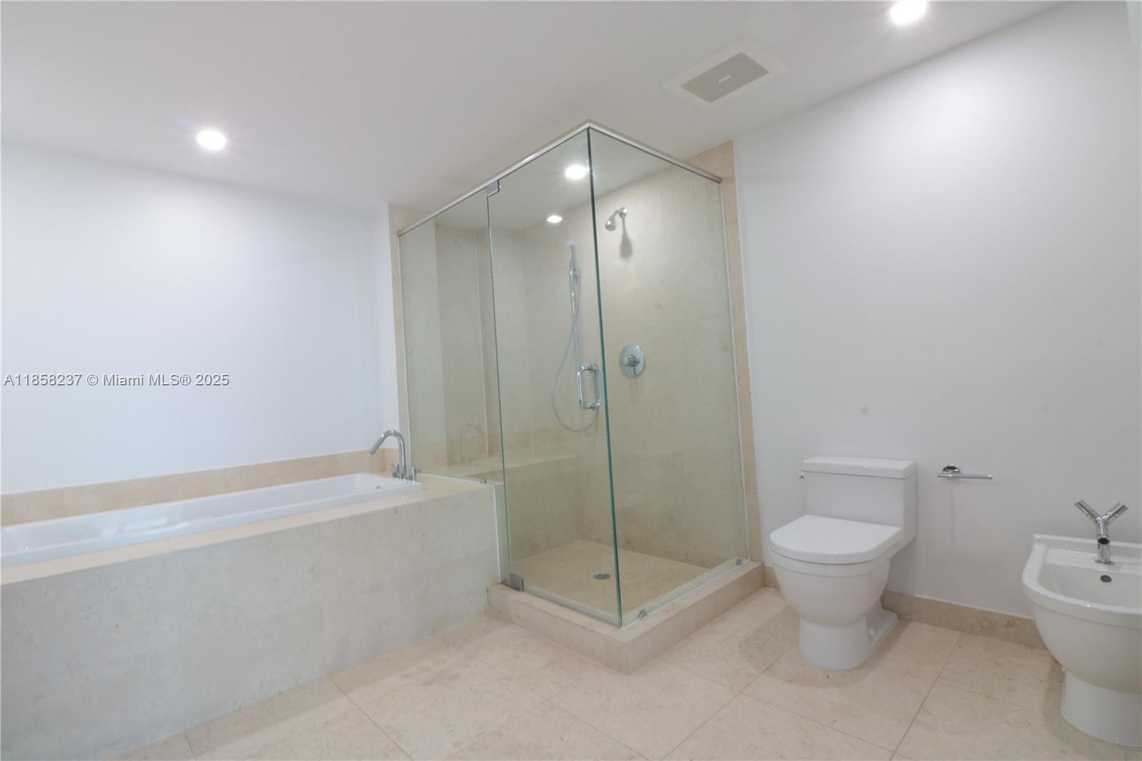 495 Brickell Ave #4005, Miami FL 33131