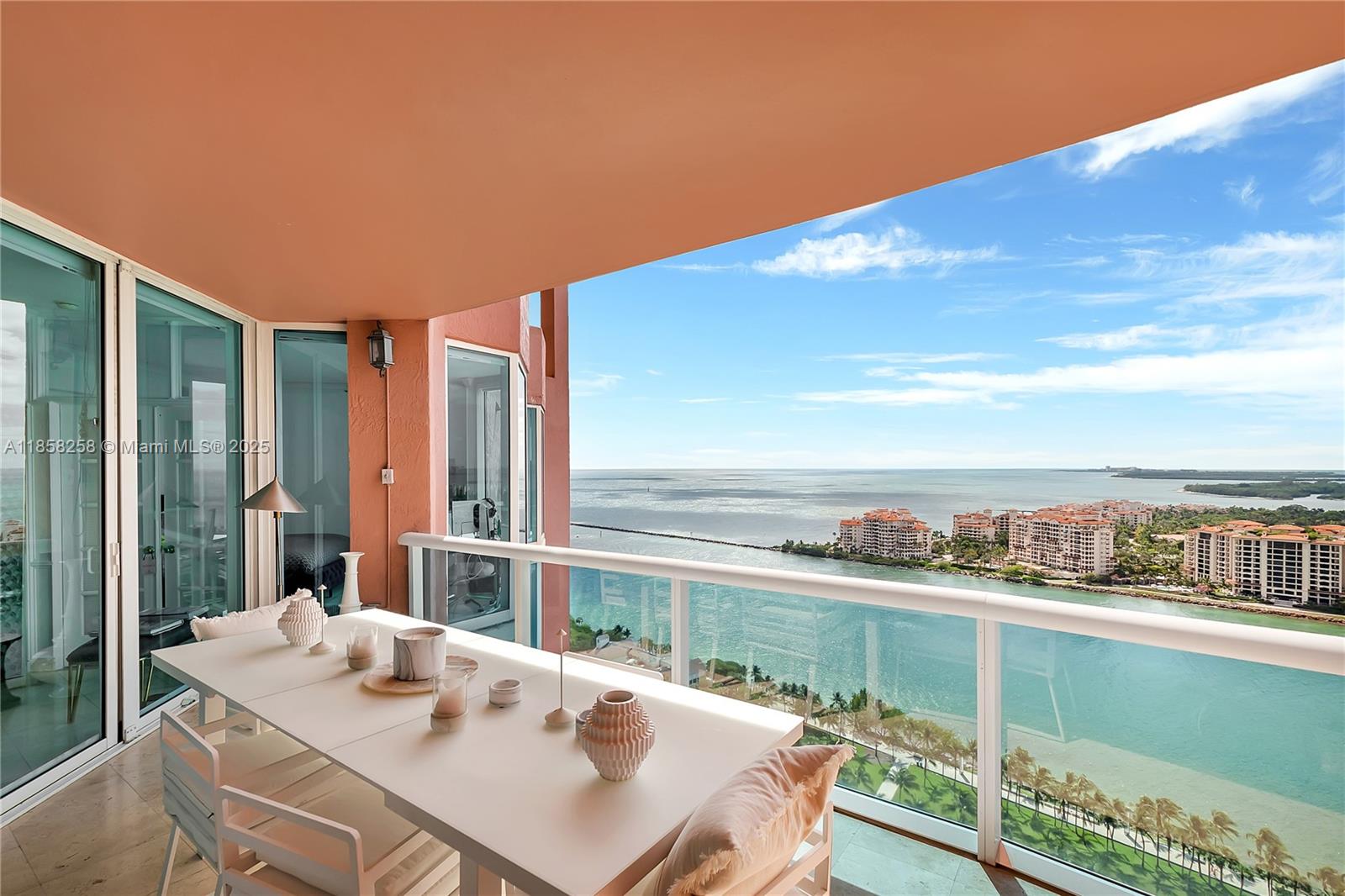 300 S Pointe Dr #2802, Miami Beach FL 33139
