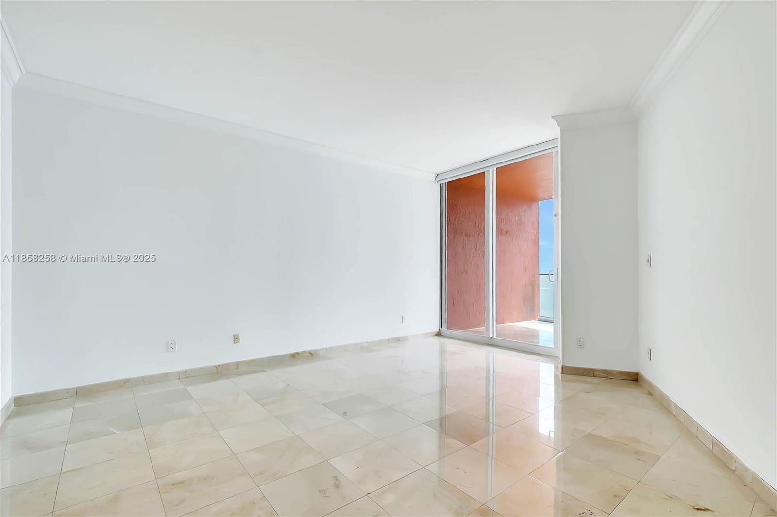 300 S Pointe Dr #2802, Miami Beach FL 33139