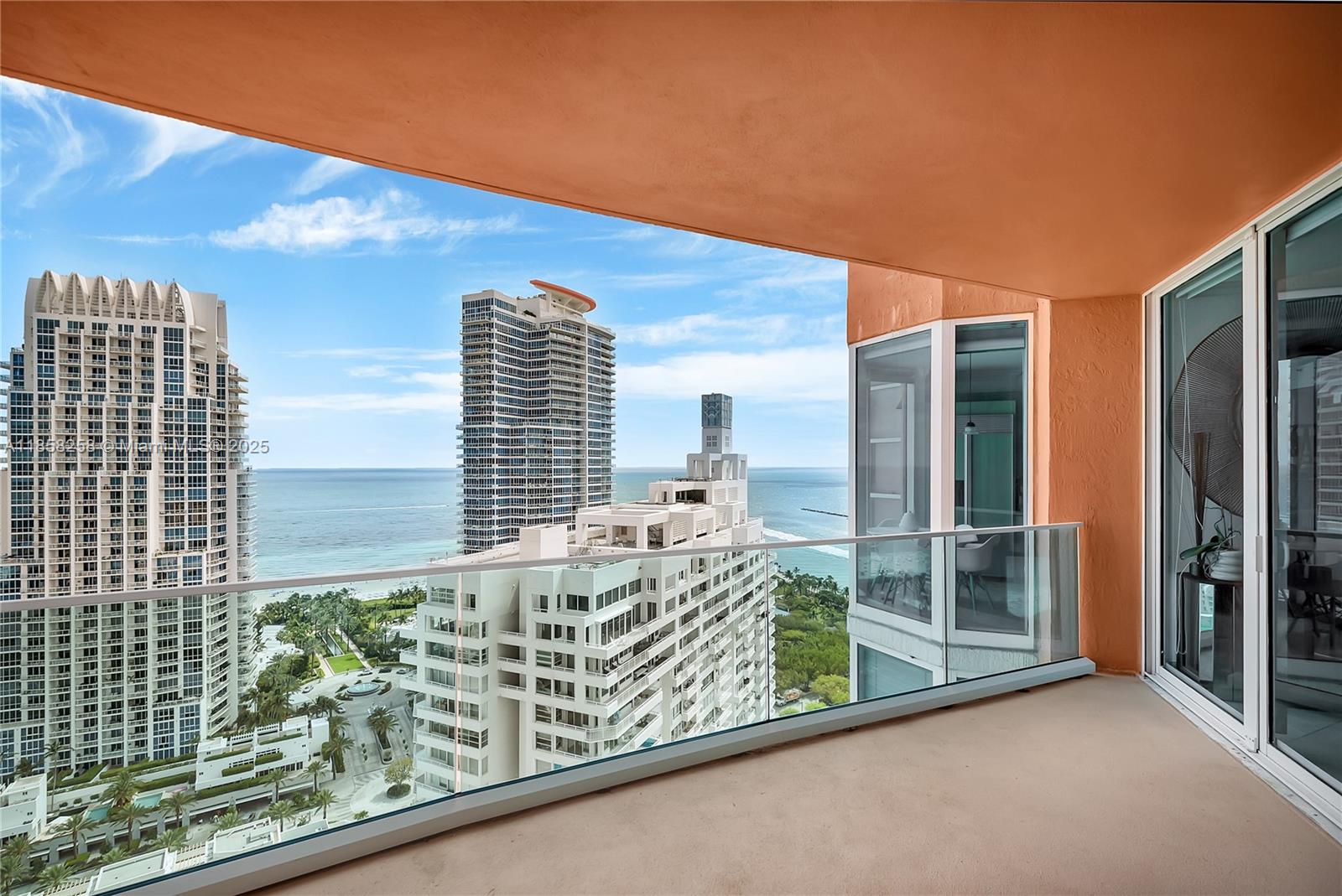 300 S Pointe Dr #2802, Miami Beach FL 33139