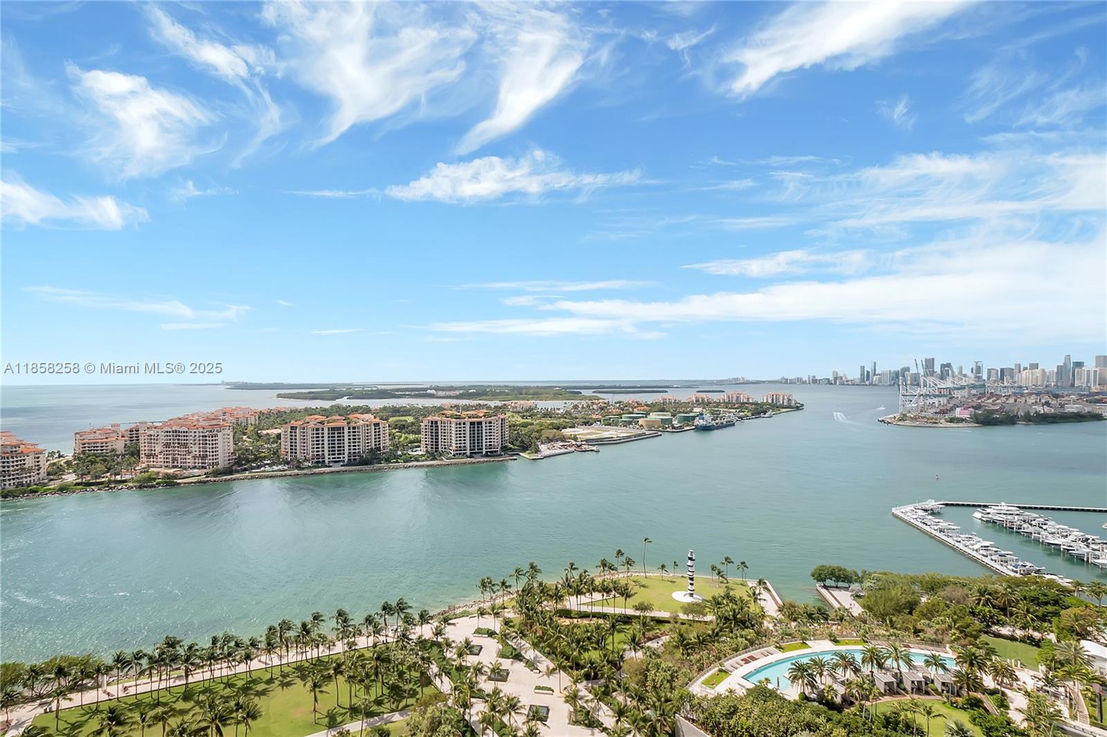 300 S Pointe Dr #2802, Miami Beach FL 33139