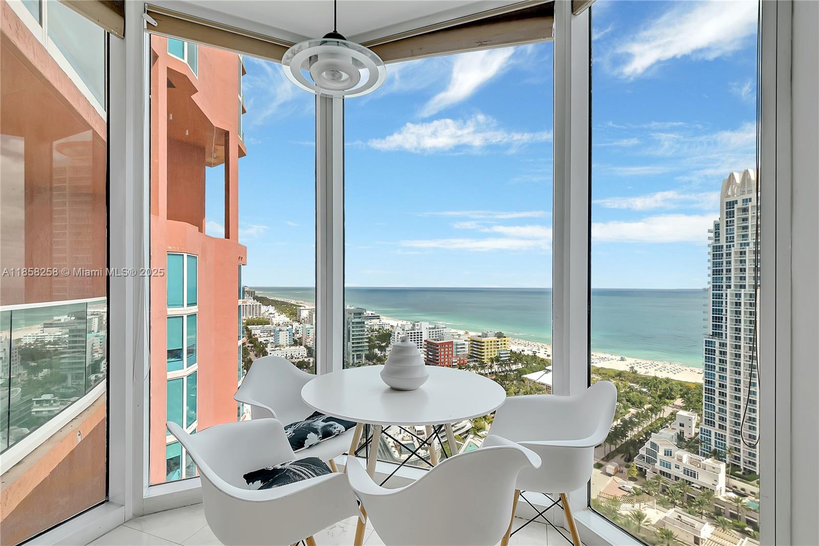 300 S Pointe Dr #2802, Miami Beach FL 33139