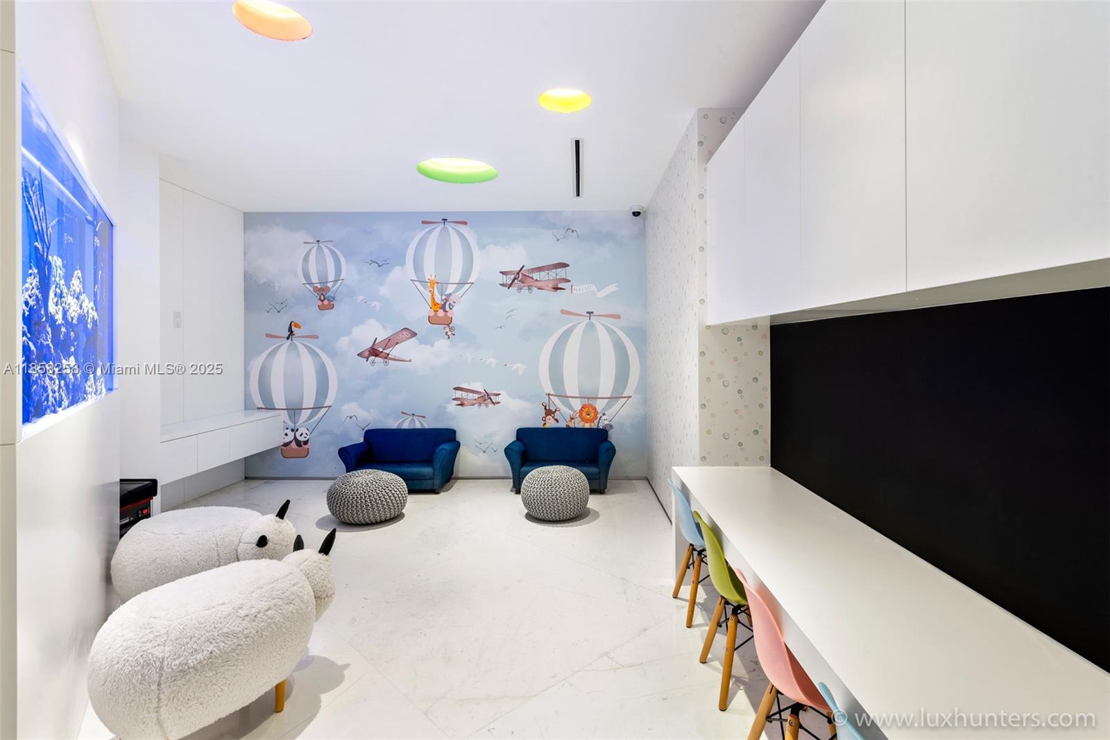 300 S Pointe Dr #2802, Miami Beach FL 33139