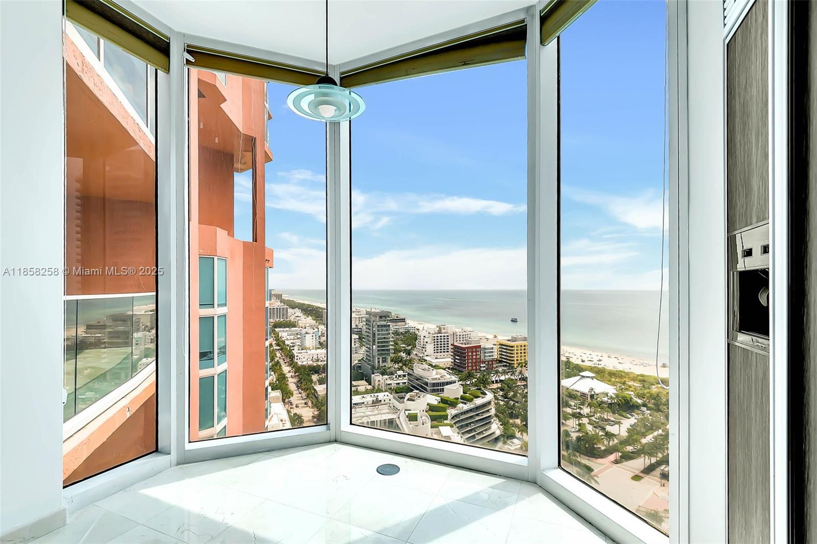 300 S Pointe Dr #2802, Miami Beach FL 33139