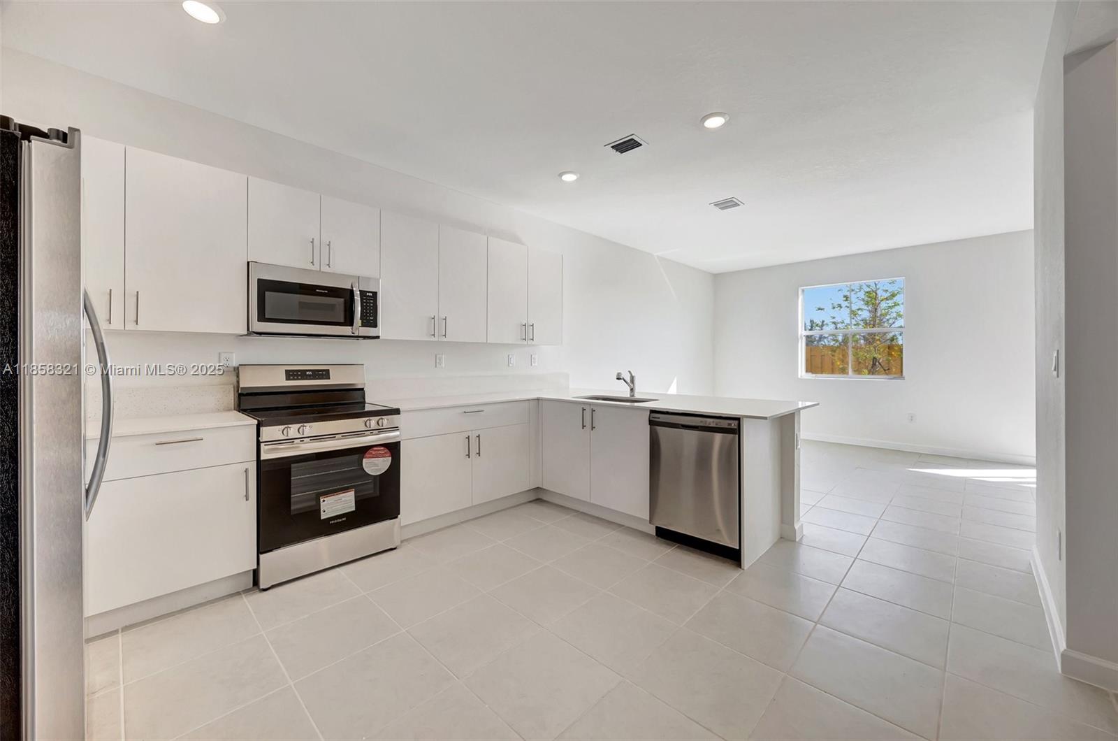 Property photo # 6