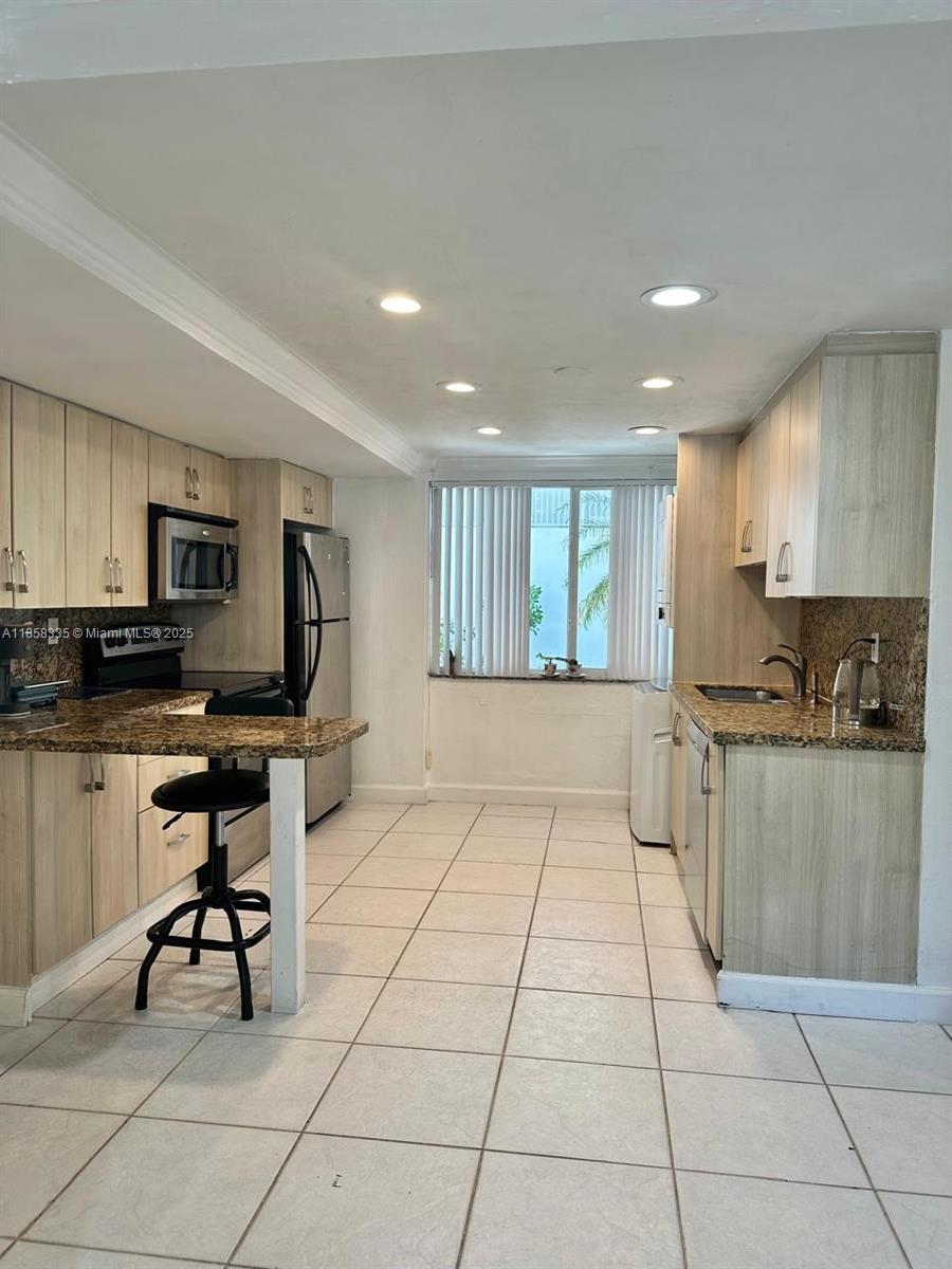 Property photo # 9