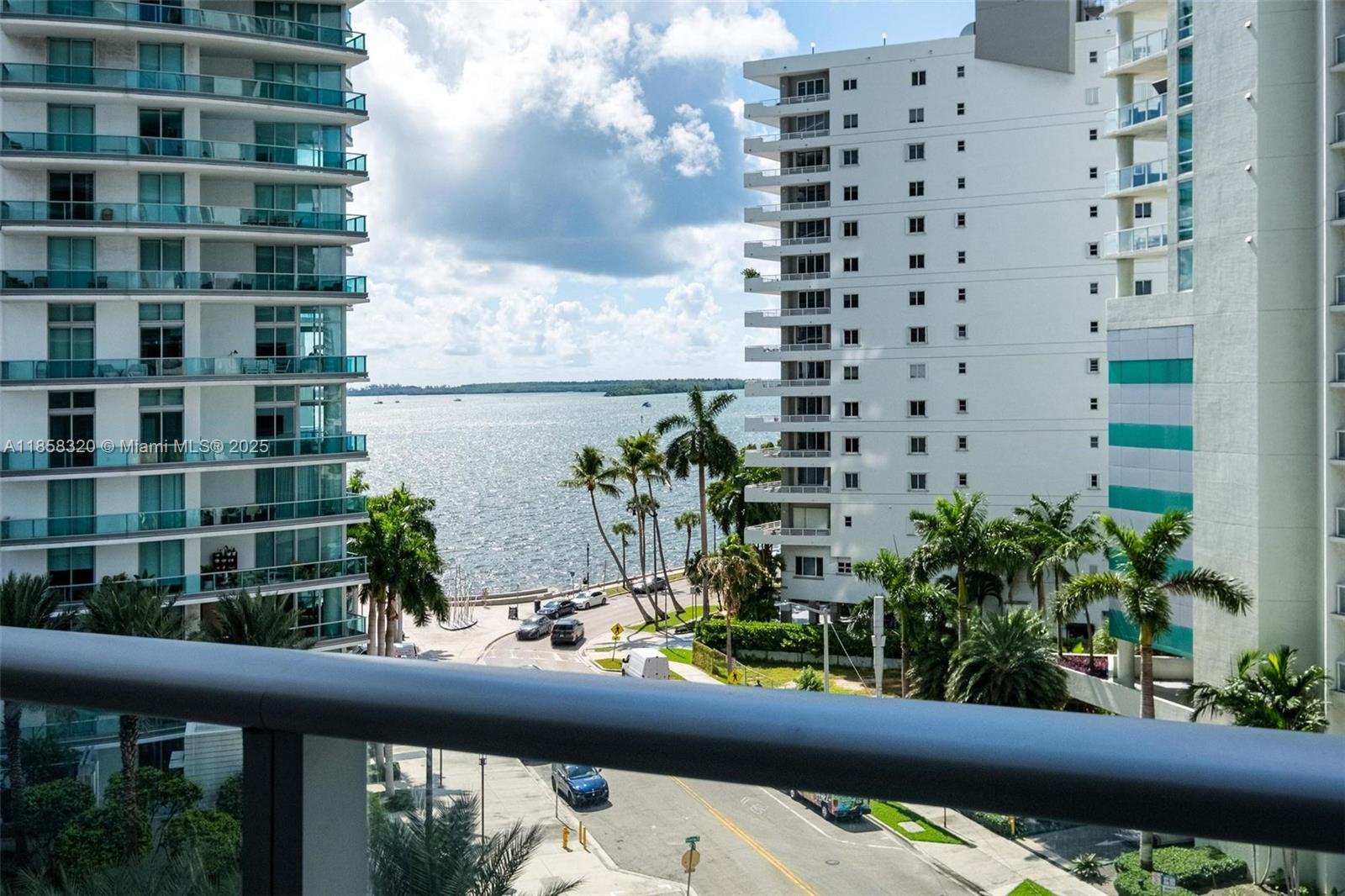 Condo for Sale in Miami, FL