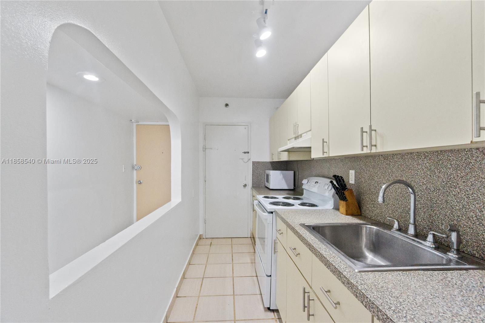 Property photo # 8