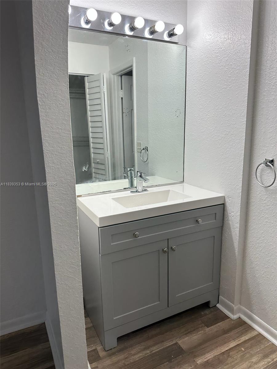 Property photo # 6