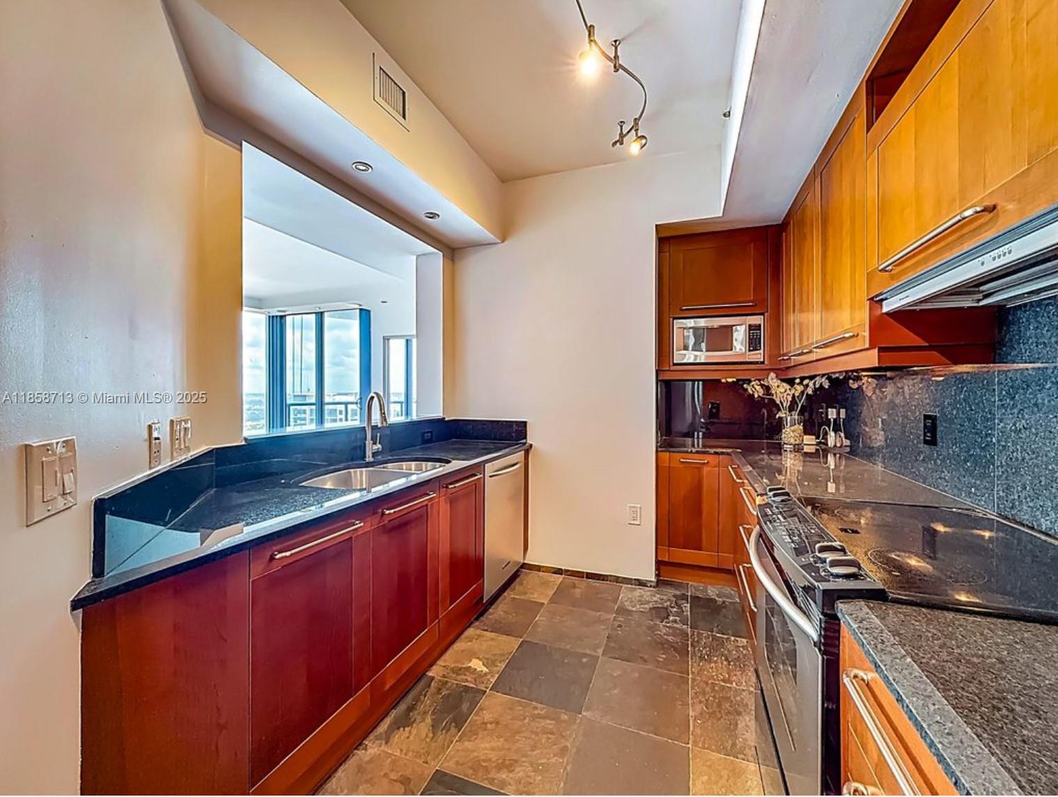 Property photo # 7