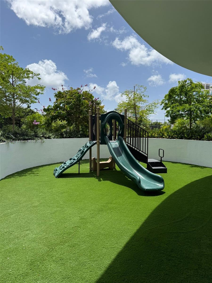 Property photo # 9