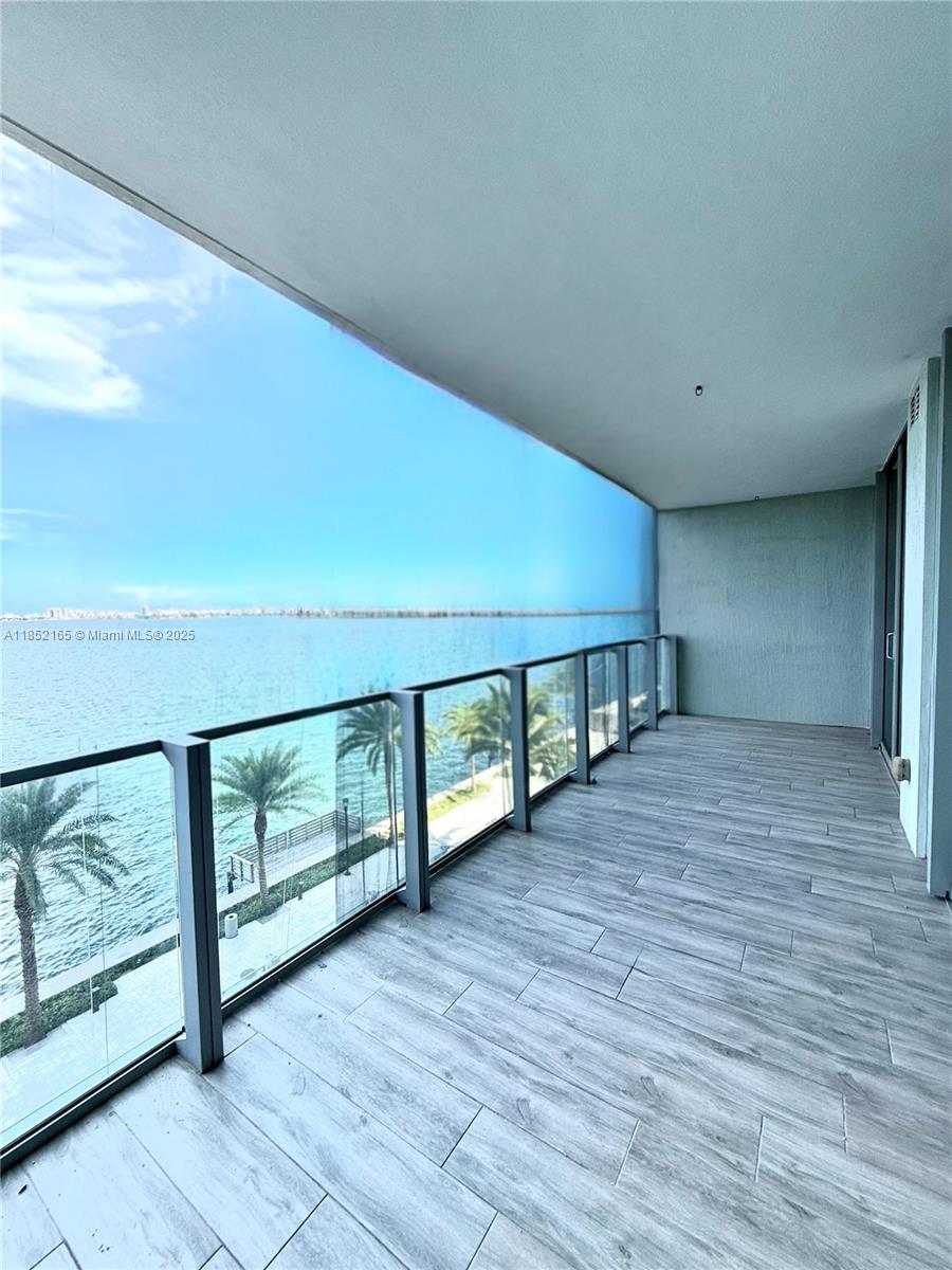 Apartamento à Venda em Miami, FL