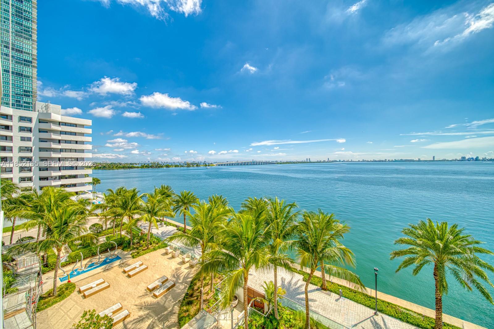 Experience breathtaking Biscayne Bay views from this 2 bed + den, 3 bath residence at Biscayne Beach. Featuring a private elevator, floor-to-ceiling windows with automatic shades, Miele appliances, and granite countertops, this condo combines elegance with comfort.
Resort-style amenities include 2 pools with cabanas, beach club, fitness center, spa, tennis & basketball courts, and 24/7 concierge. Ideally located in Edgewater, just minutes from South Beach, Wynwood, Design District, Midtown, and Miami Airport.