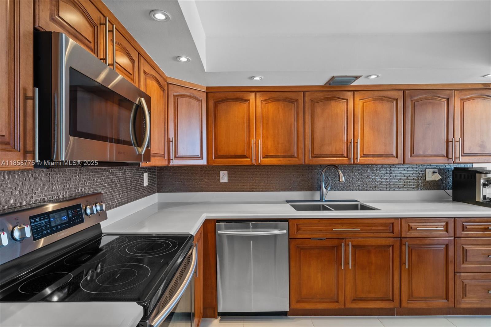 Property photo # 9