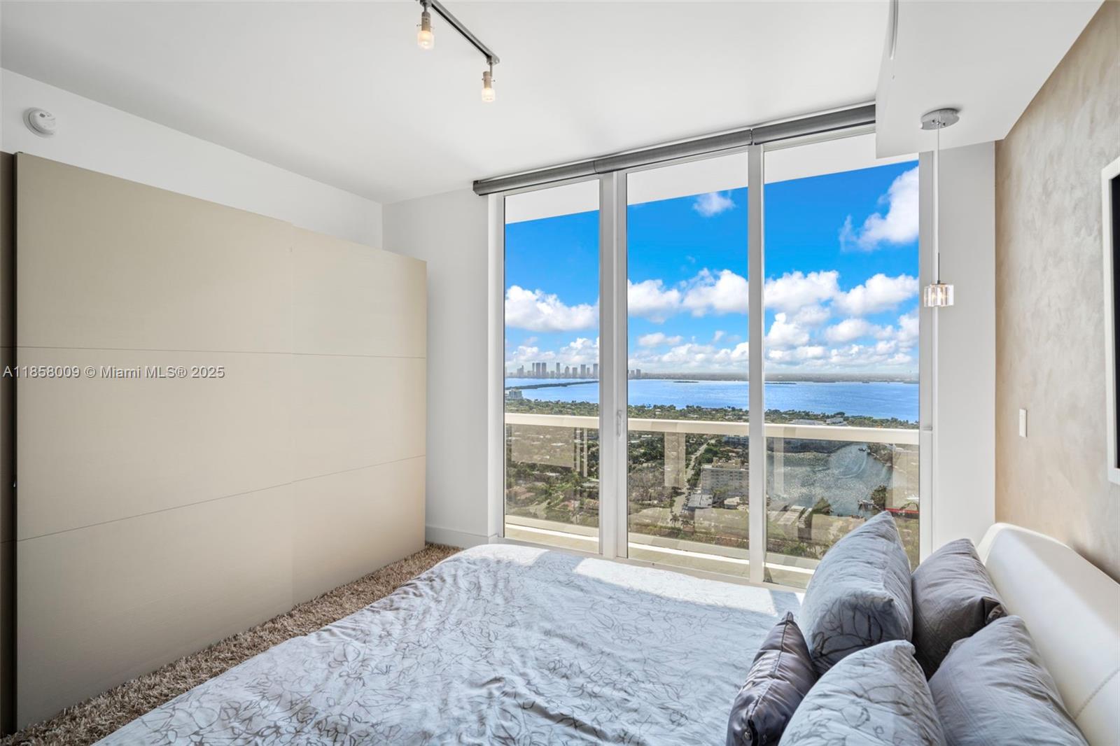 4775 Collins Ave #PH4305, Miami Beach FL 33140