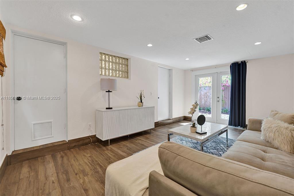 Property photo # 6