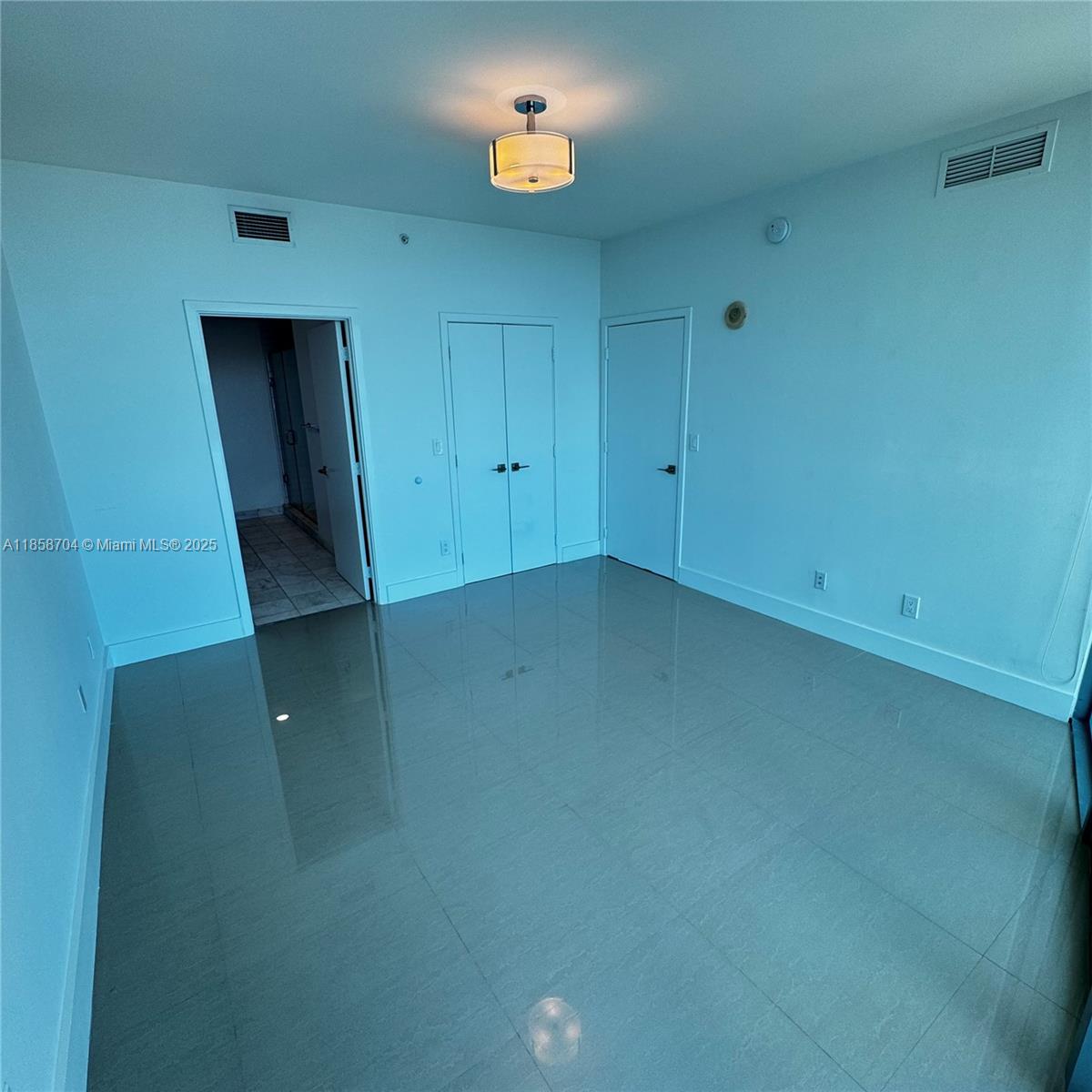888 Biscayne Blvd #2012, Miami FL 33132