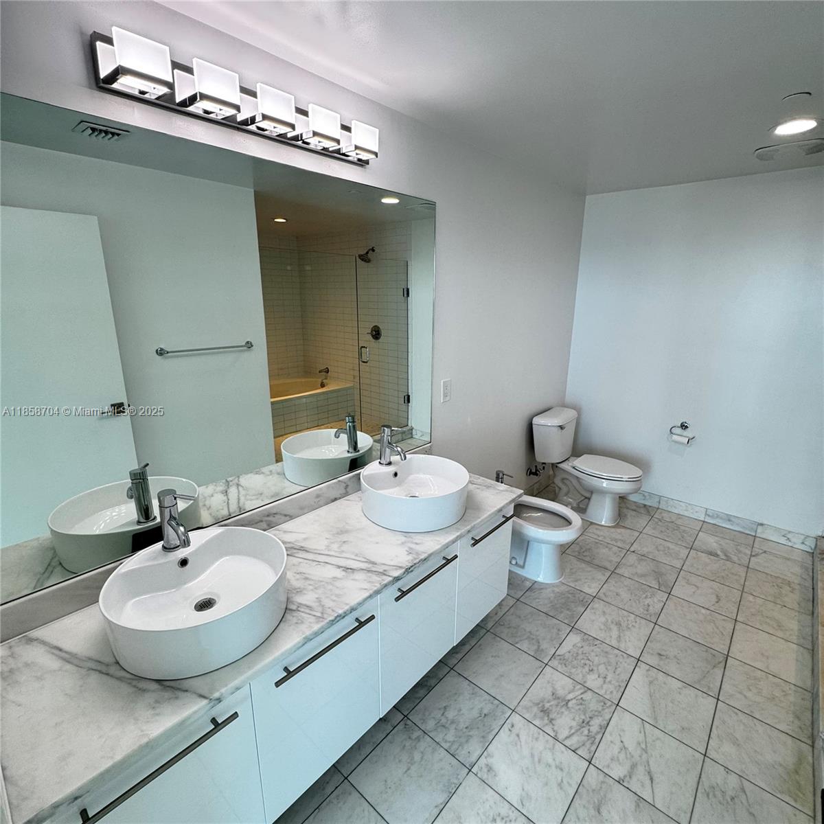 888 Biscayne Blvd #2012, Miami FL 33132