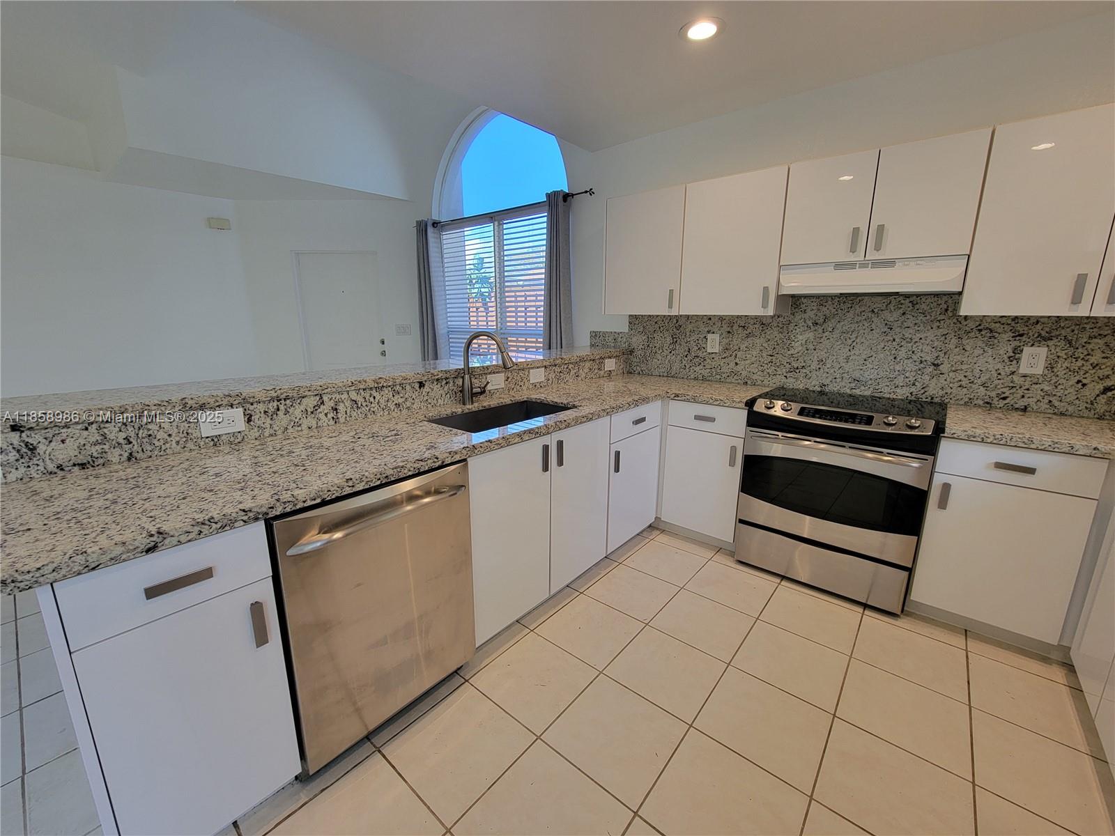 Property photo # 6