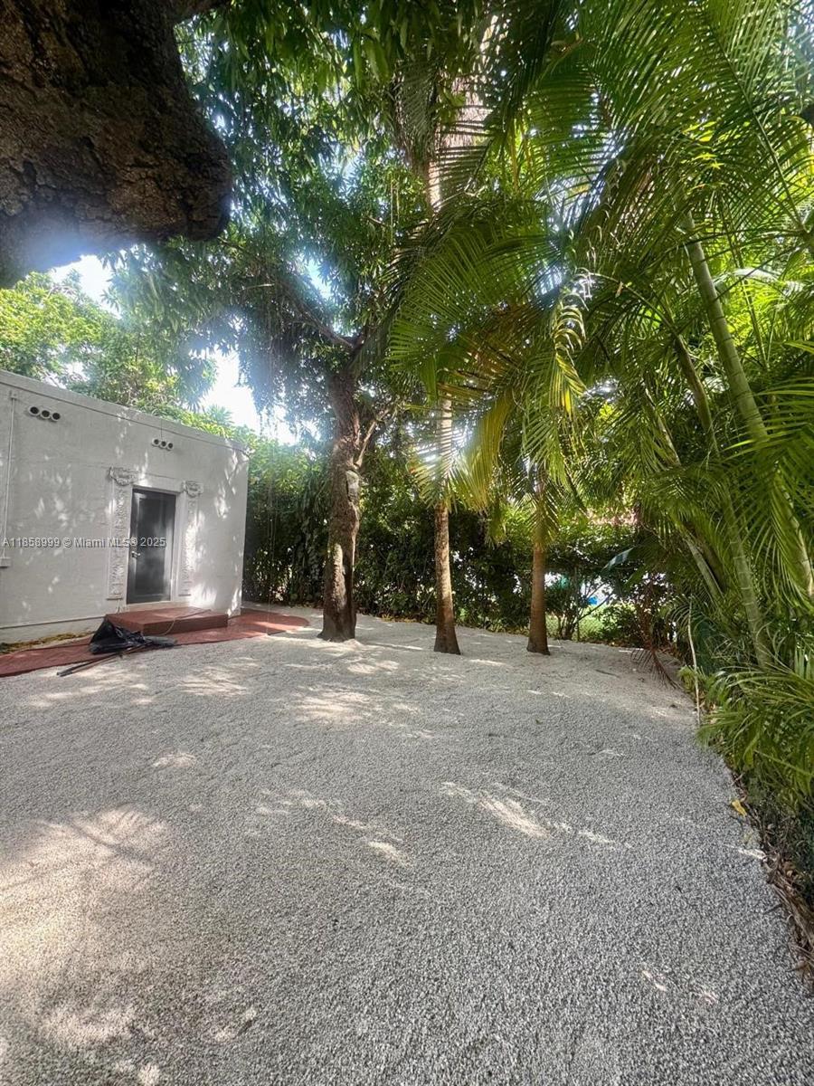 Property photo # 9