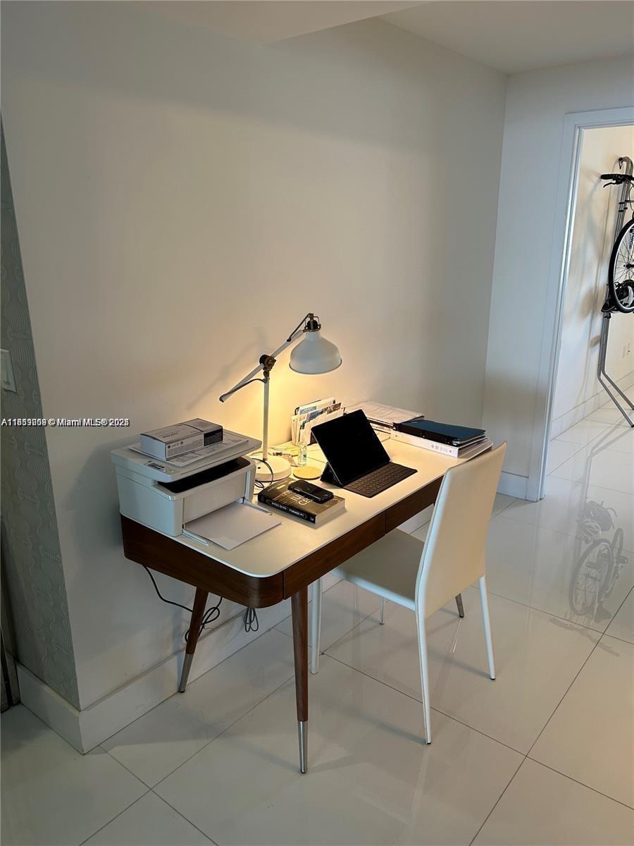 600 NE 27th St #3003, Miami FL 33137