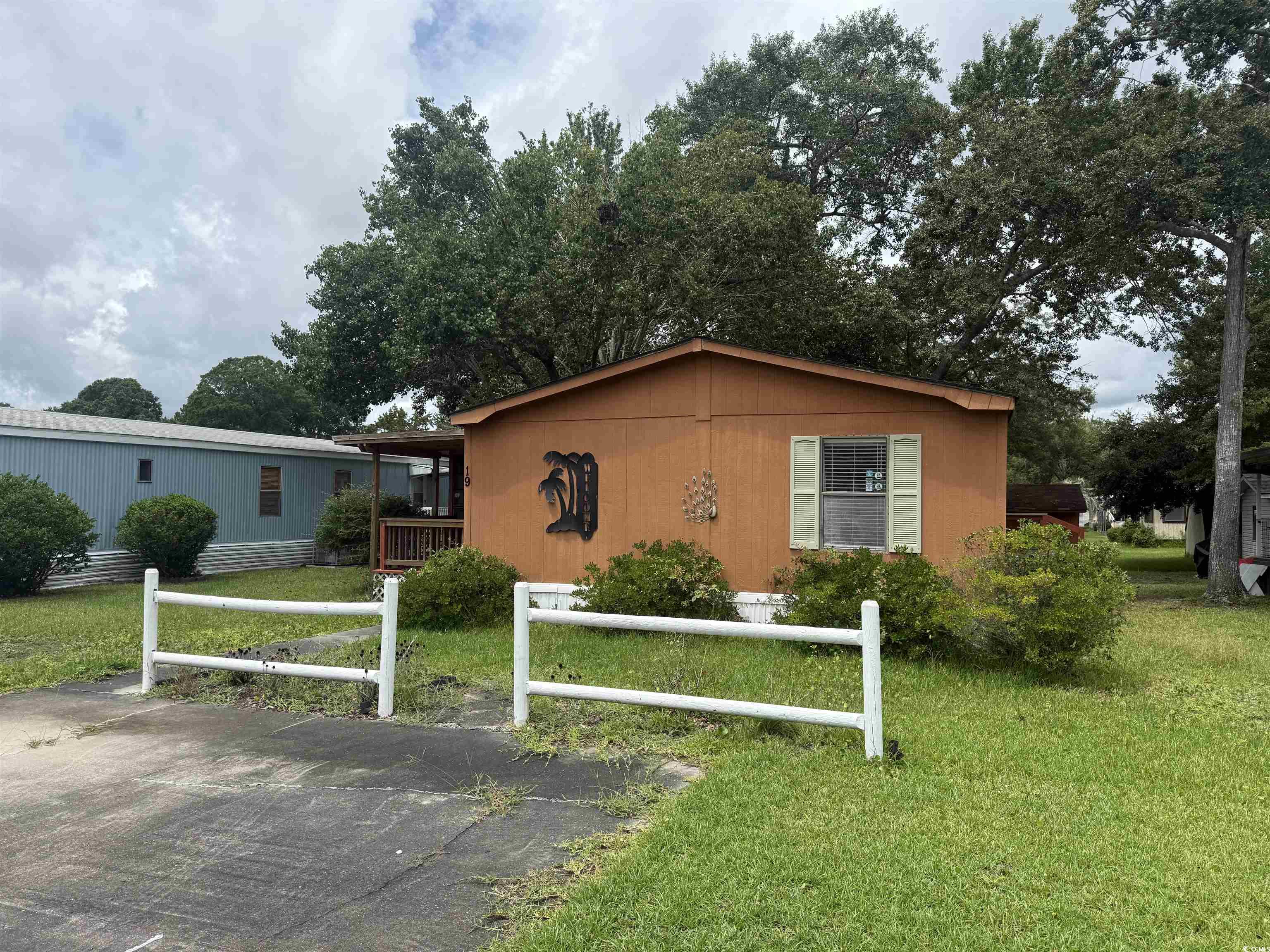 19 Poolside Dr. Murrells Inlet, SC 29576