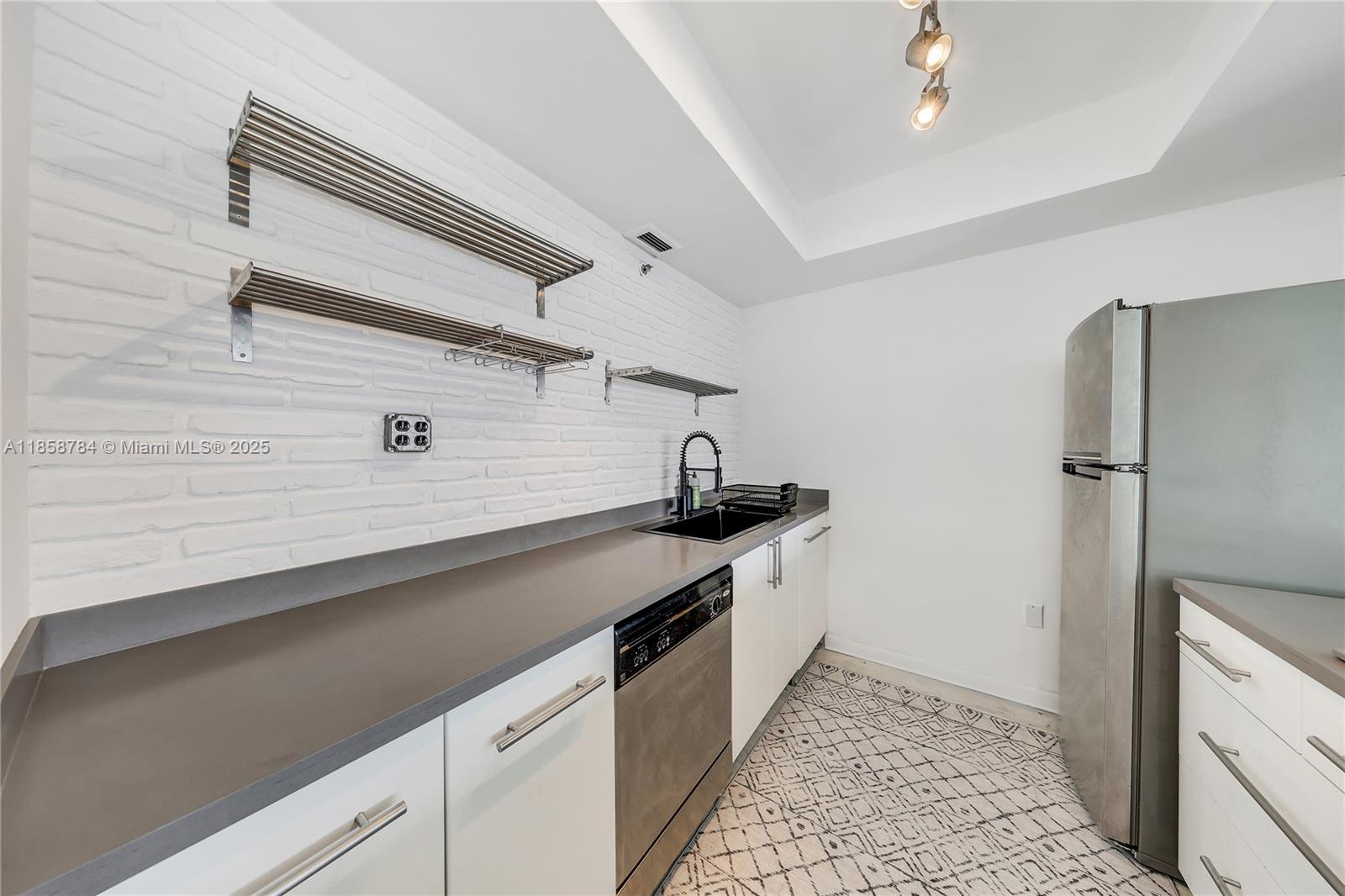 Property photo # 7