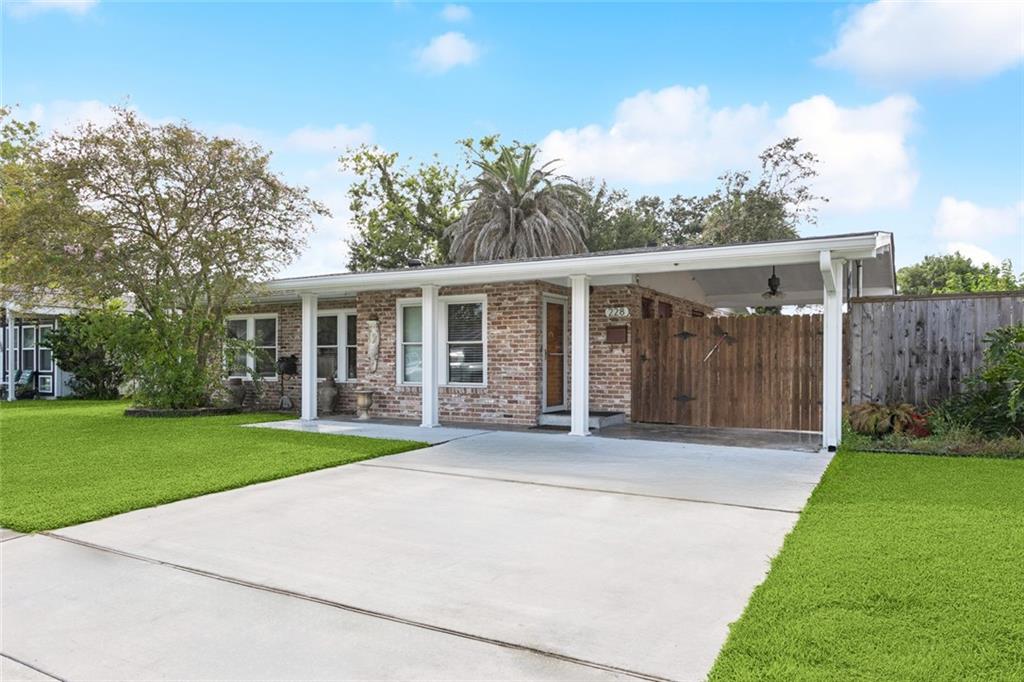 228 DOUGLAS Drive