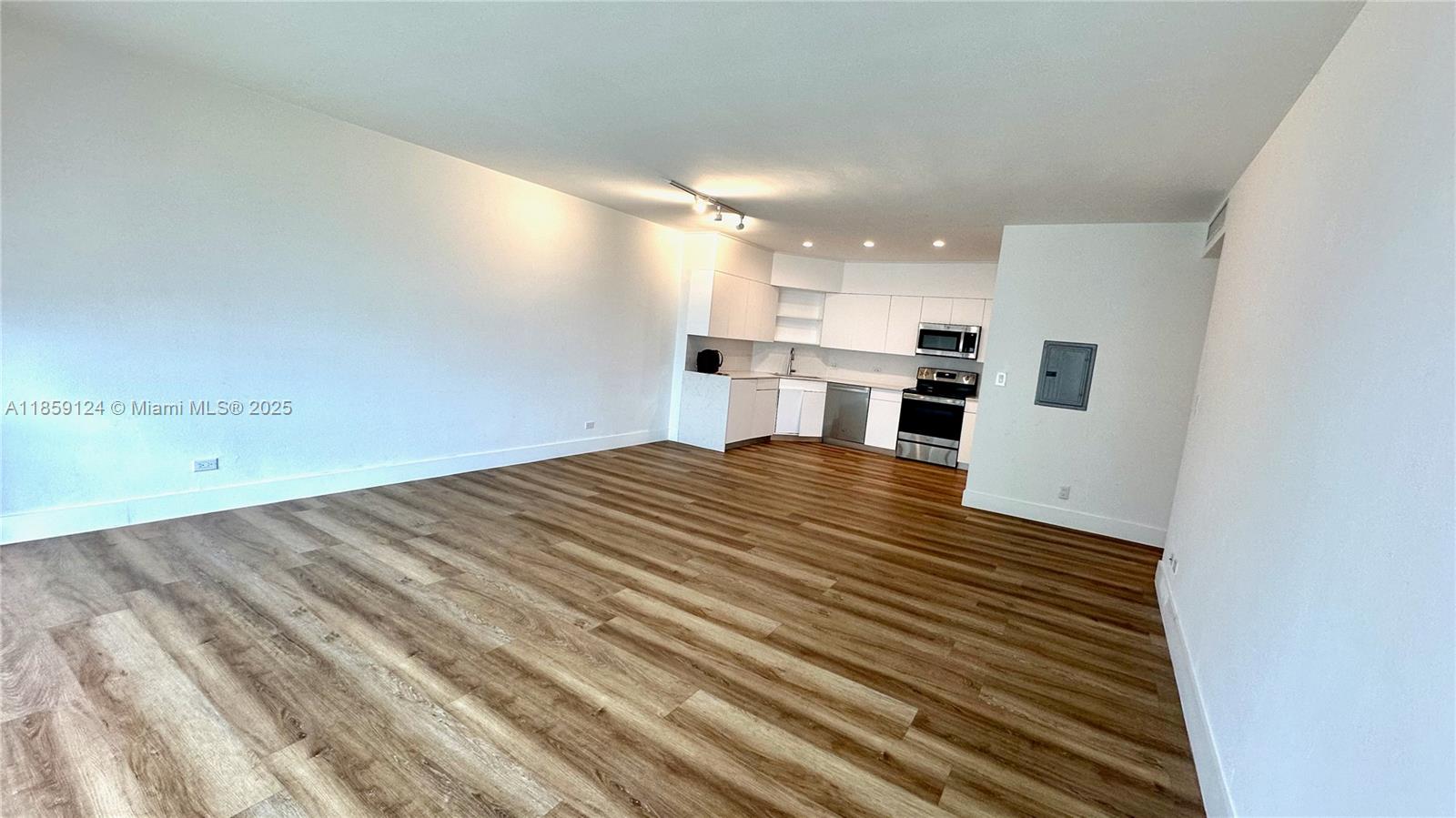 Property photo # 9
