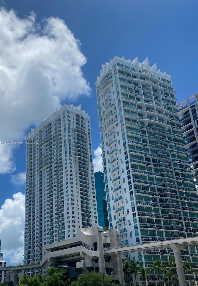 Apartamento para Alugar em Miami, FL
