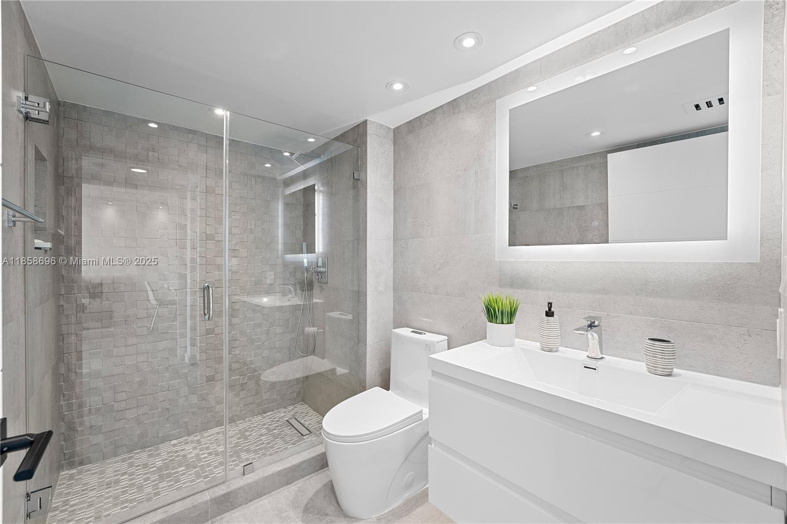 90 Alton Rd #2505, Miami Beach FL 33139